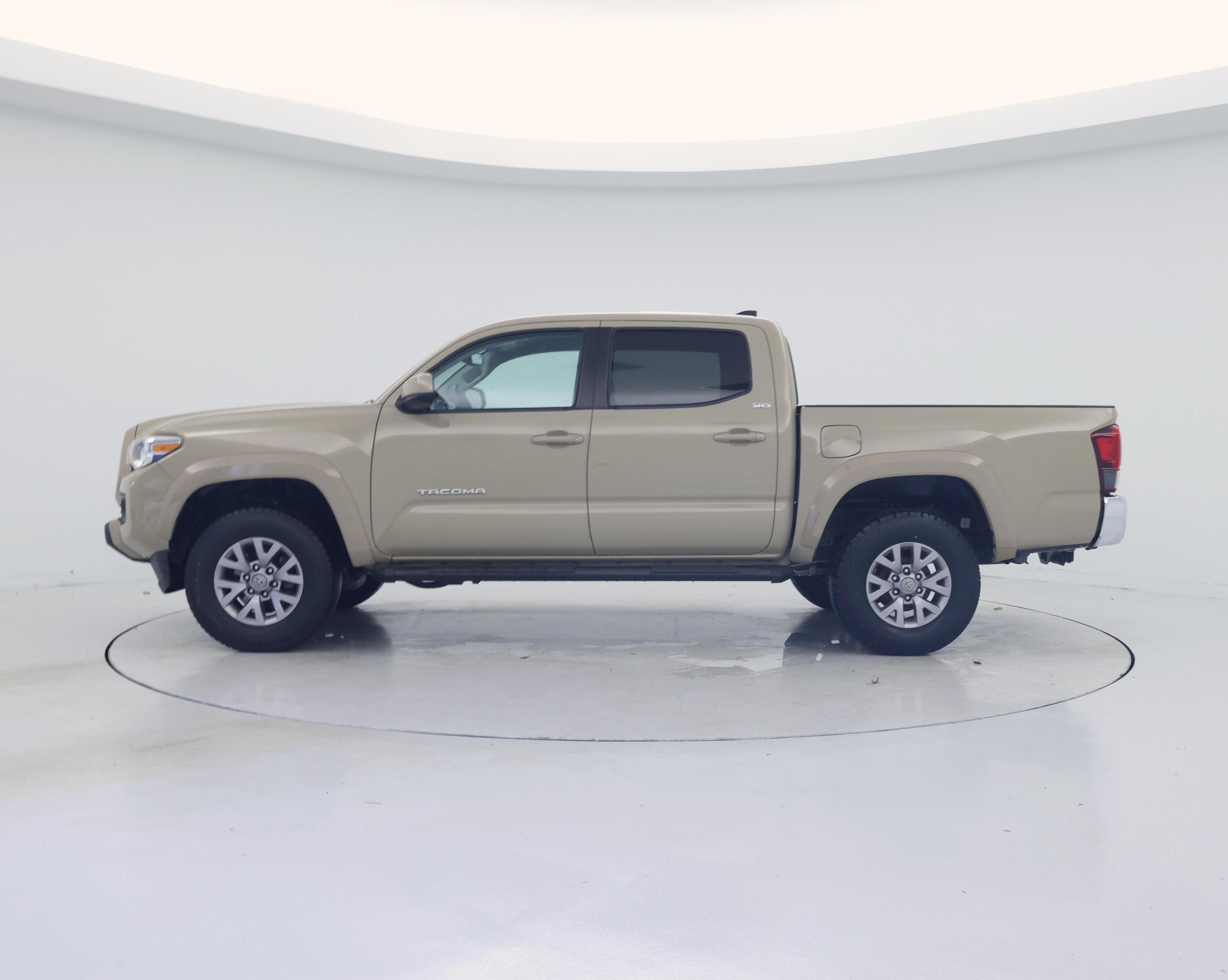 Thumbnail: 2018 Toyota Tacoma - 3