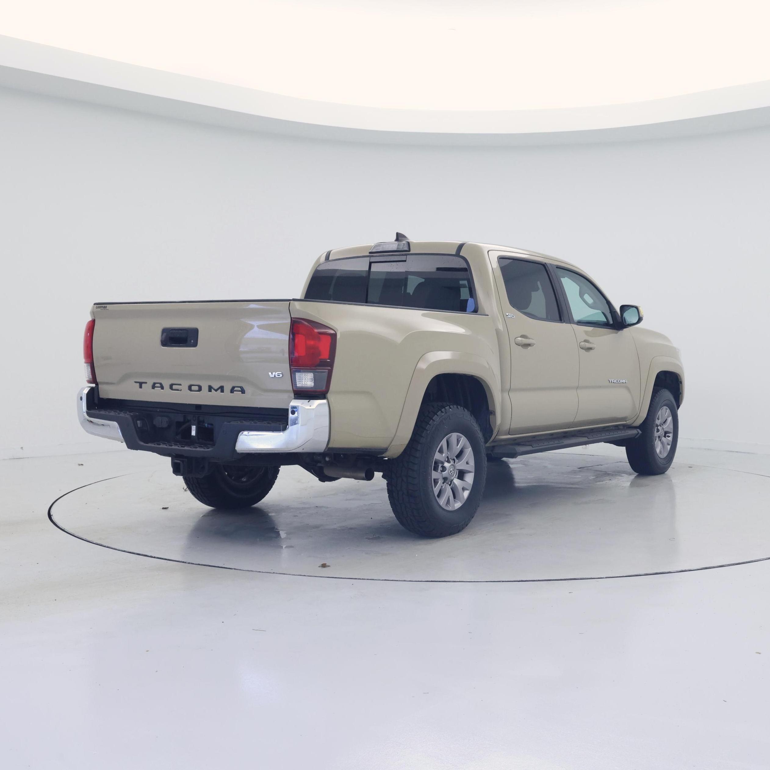 Thumbnail: 2018 Toyota Tacoma - 8