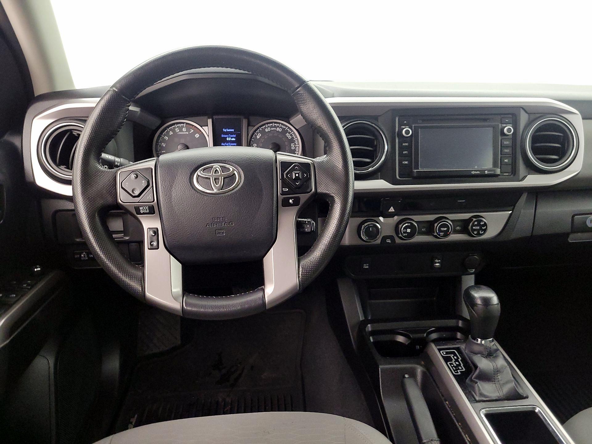 Thumbnail: 2016 Toyota Tacoma - 10