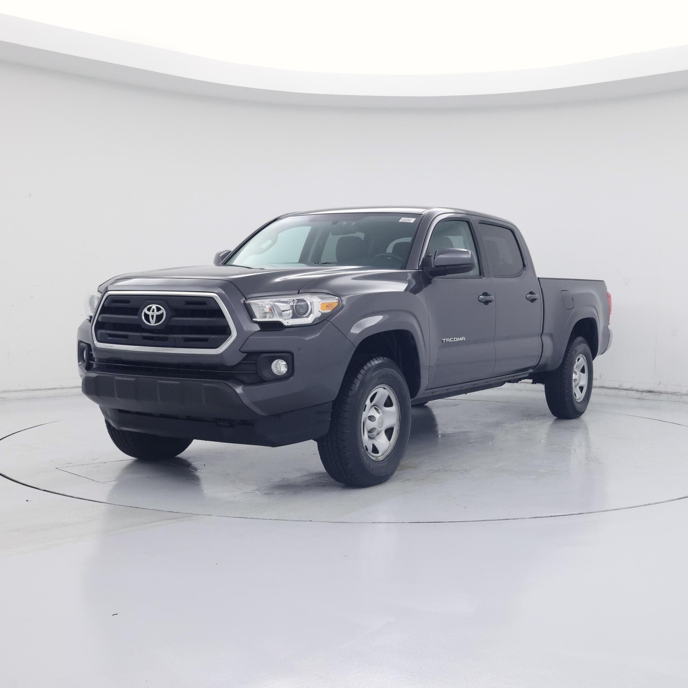 Thumbnail: 2016 Toyota Tacoma - 4