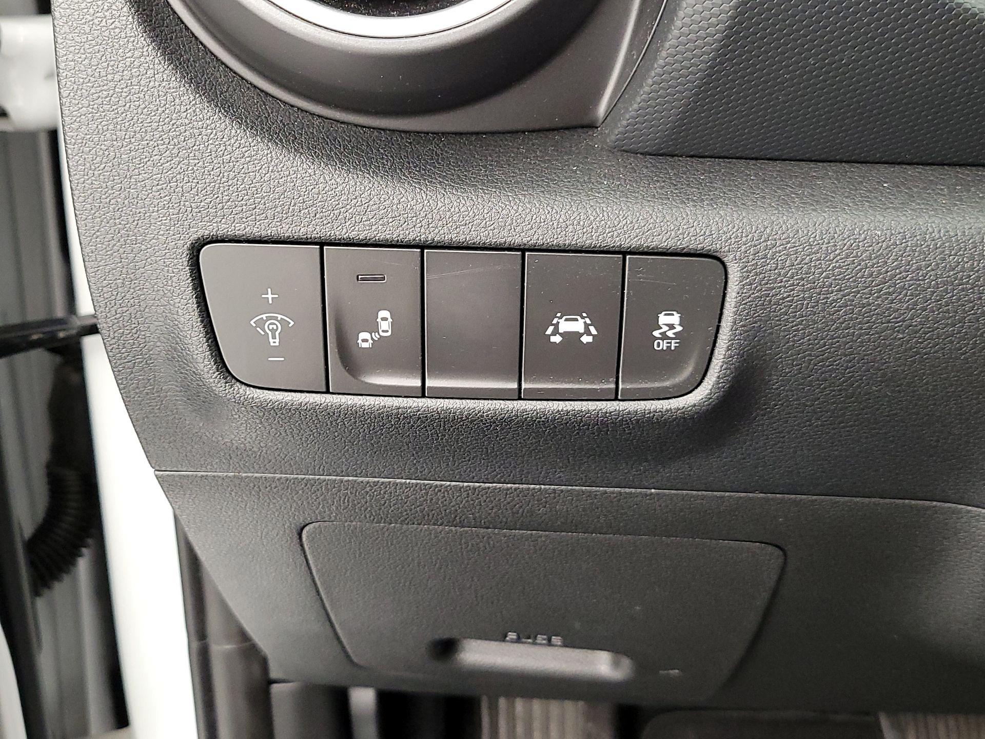 Thumbnail: 2020 Hyundai Kona - 13