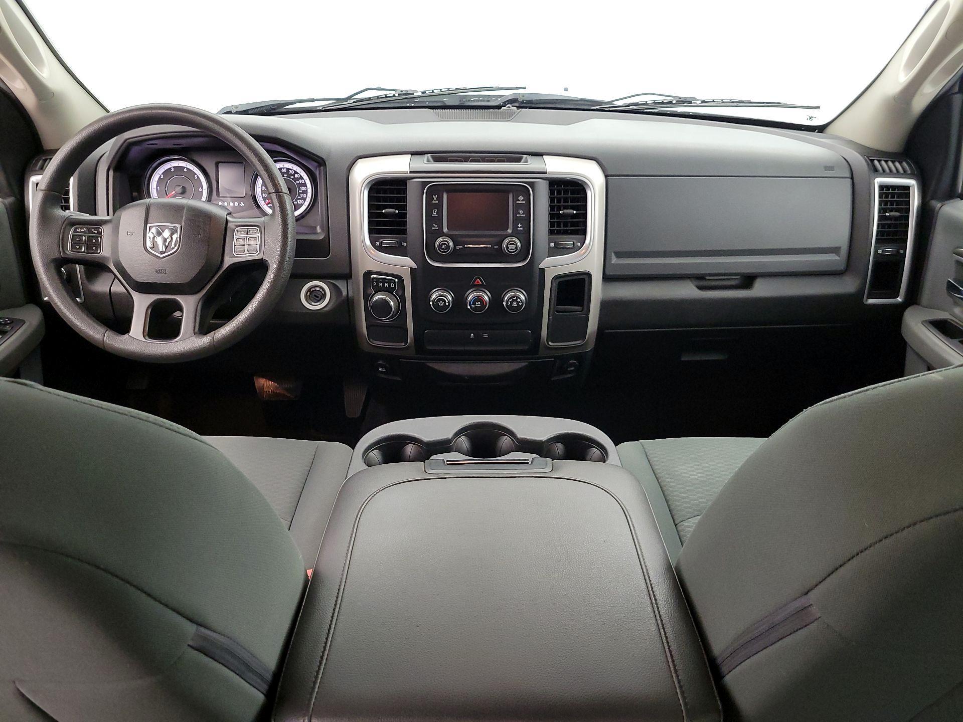 Thumbnail: 2020 RAM 1500 Classic - 9