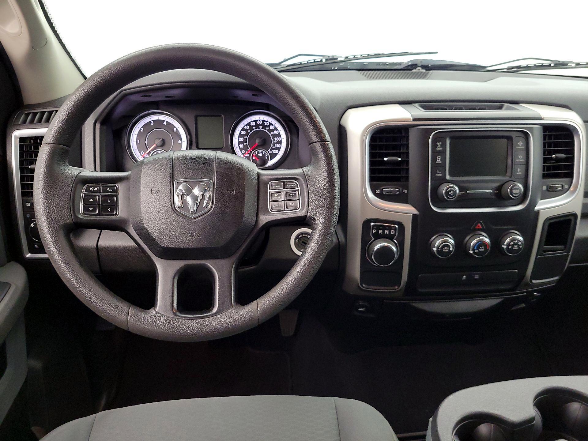 Thumbnail: 2020 RAM 1500 Classic - 10