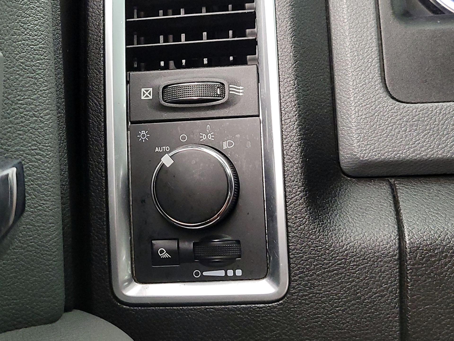 Thumbnail: 2020 RAM 1500 Classic - 13