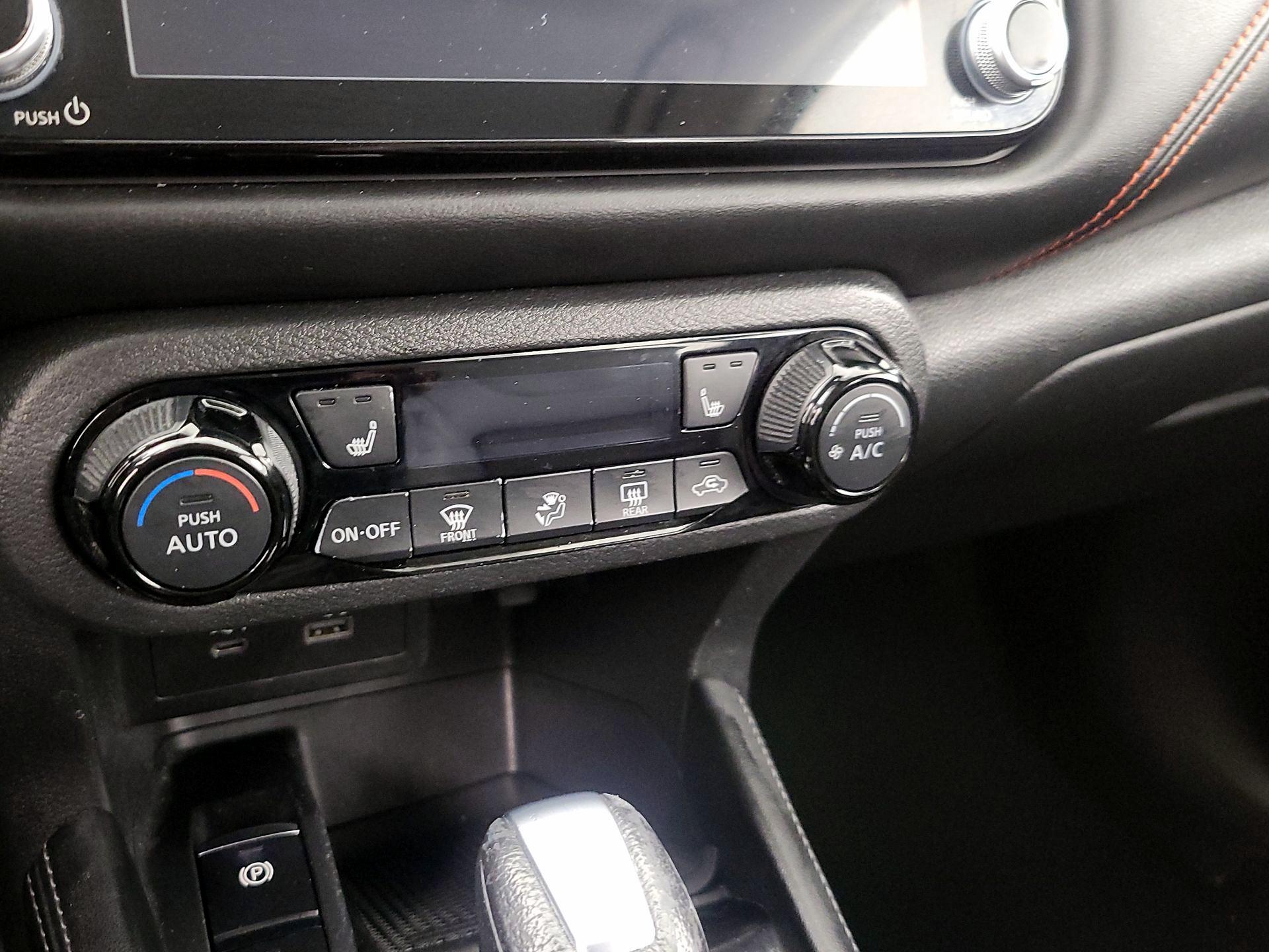 Thumbnail: 2021 Nissan Kicks - 16