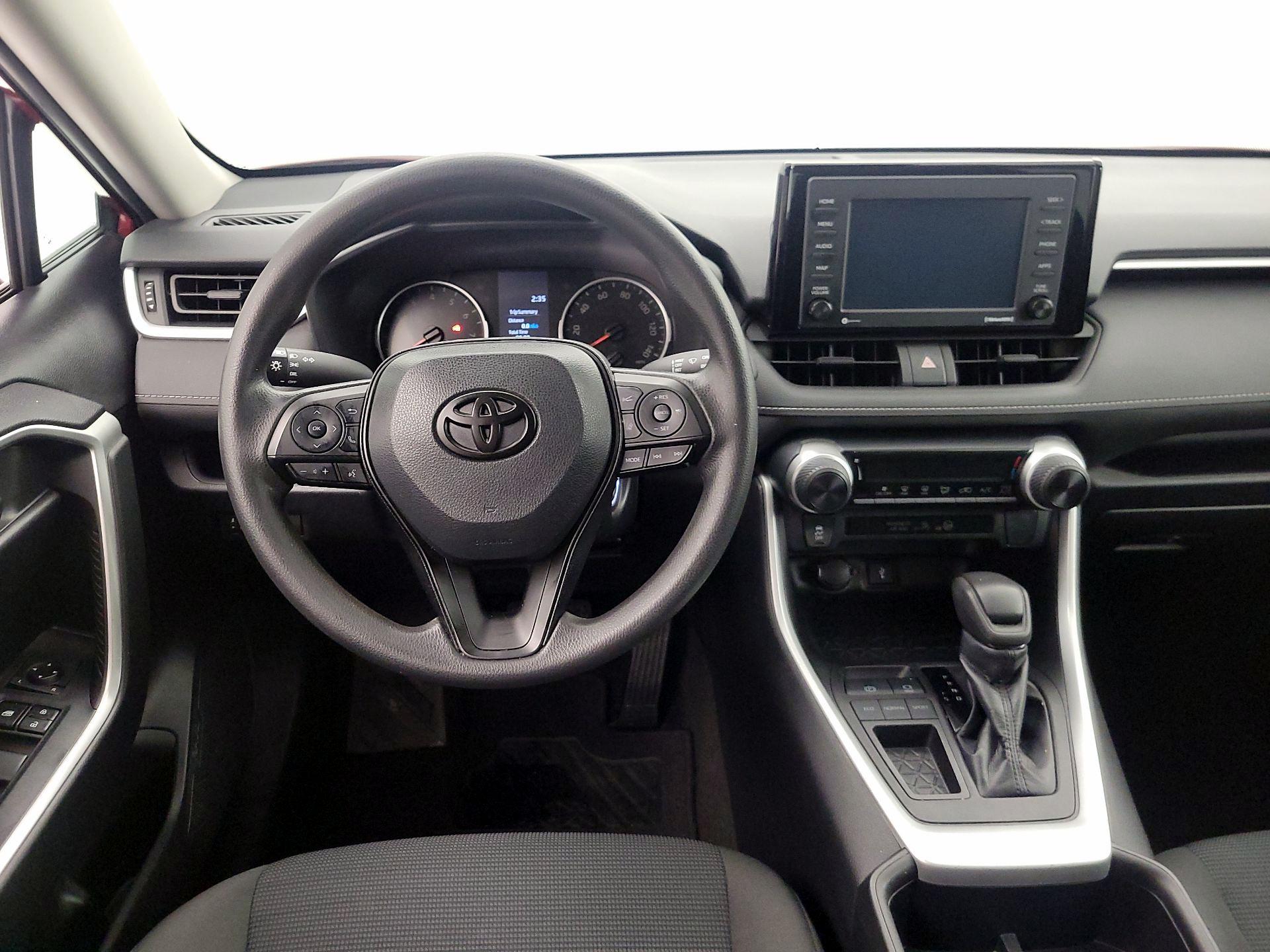 Thumbnail: 2022 Toyota RAV4 - 10