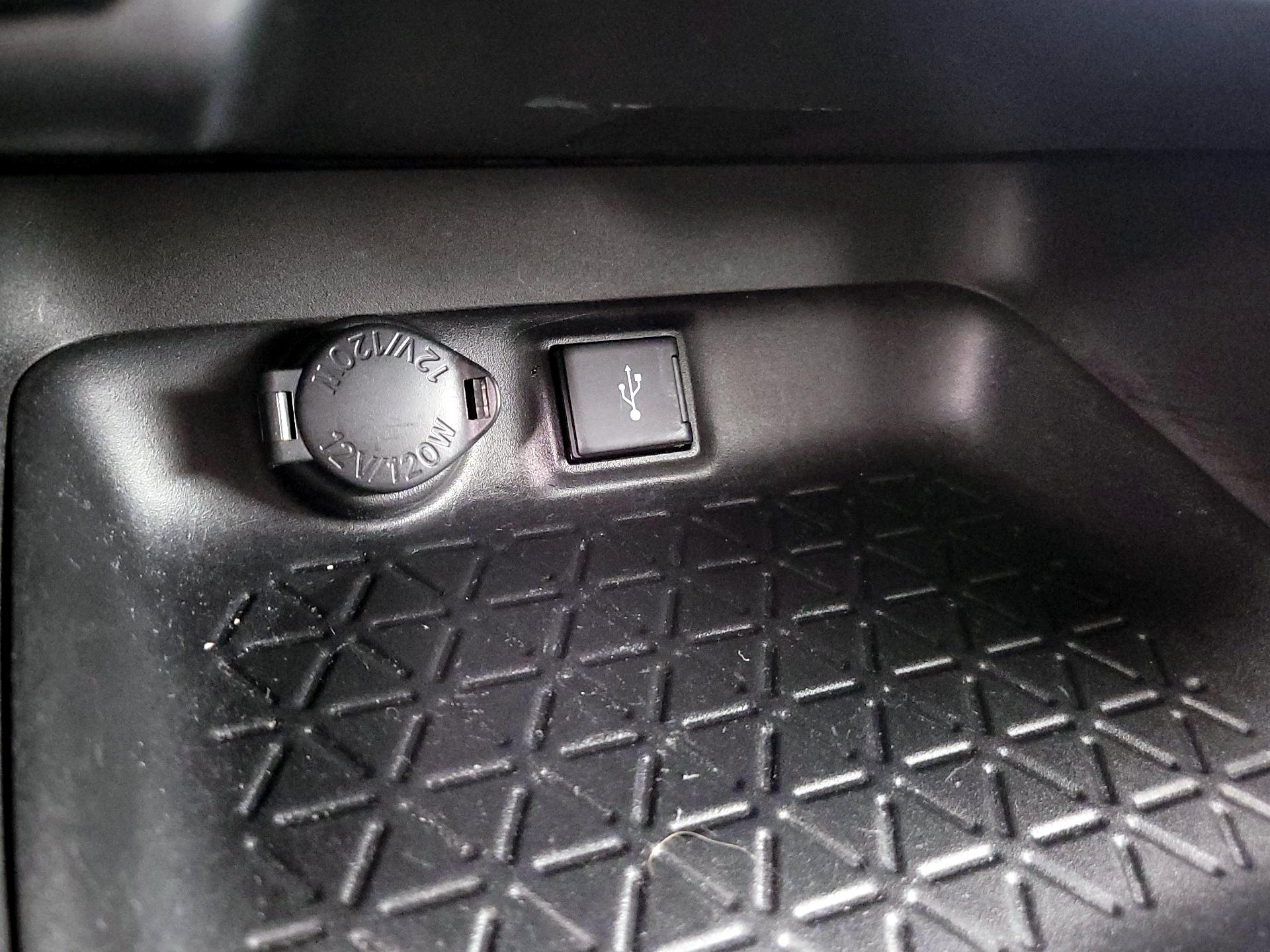 Thumbnail: 2022 Toyota RAV4 - 18