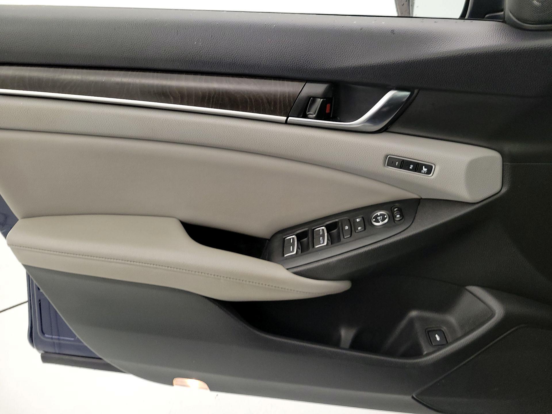 Thumbnail: 2019 Honda Accord - 12