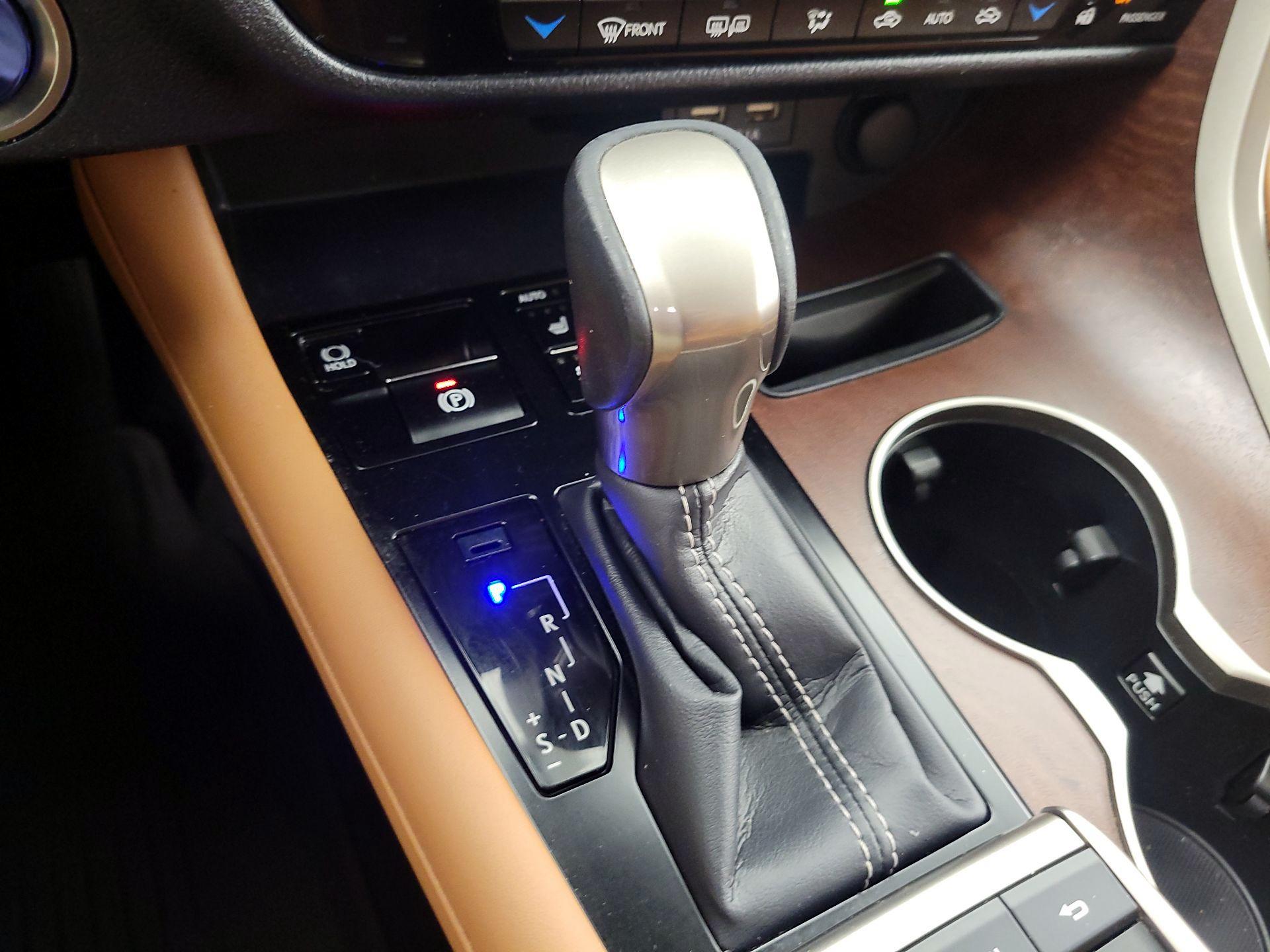 Thumbnail: 2021 Lexus RX - 18