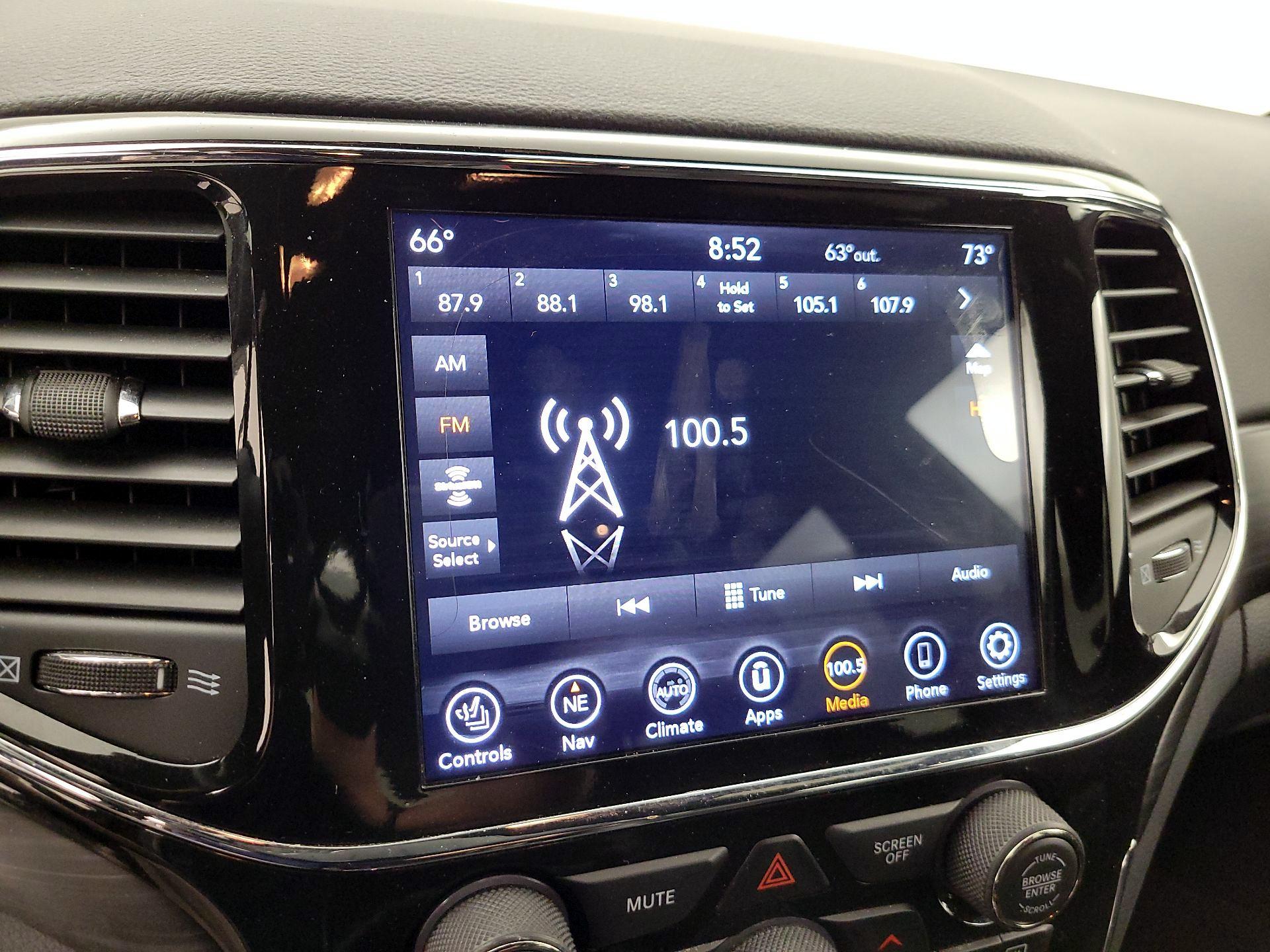 Thumbnail: 2021 Jeep Grand Cherokee - 16