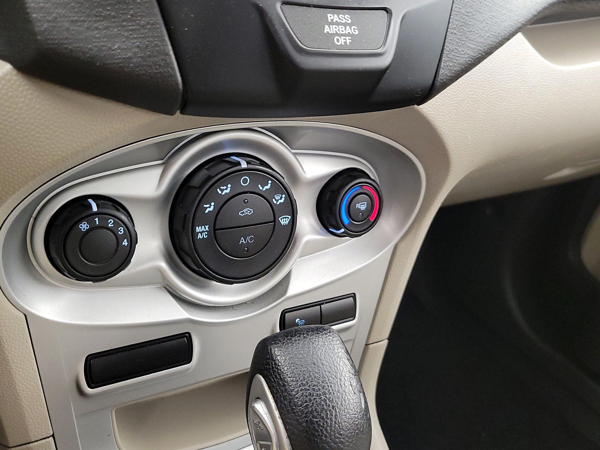 Thumbnail: 2016 Ford Fiesta - 15