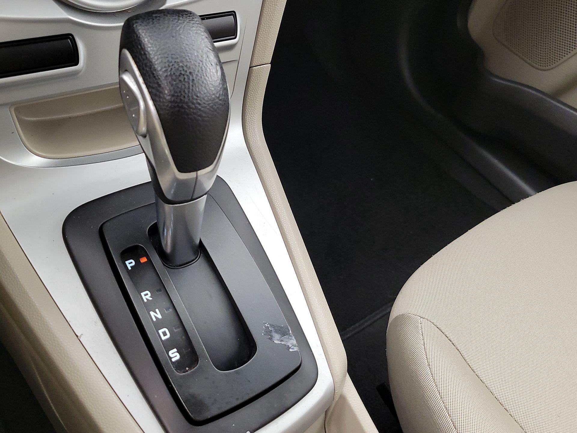 Thumbnail: 2016 Ford Fiesta - 16