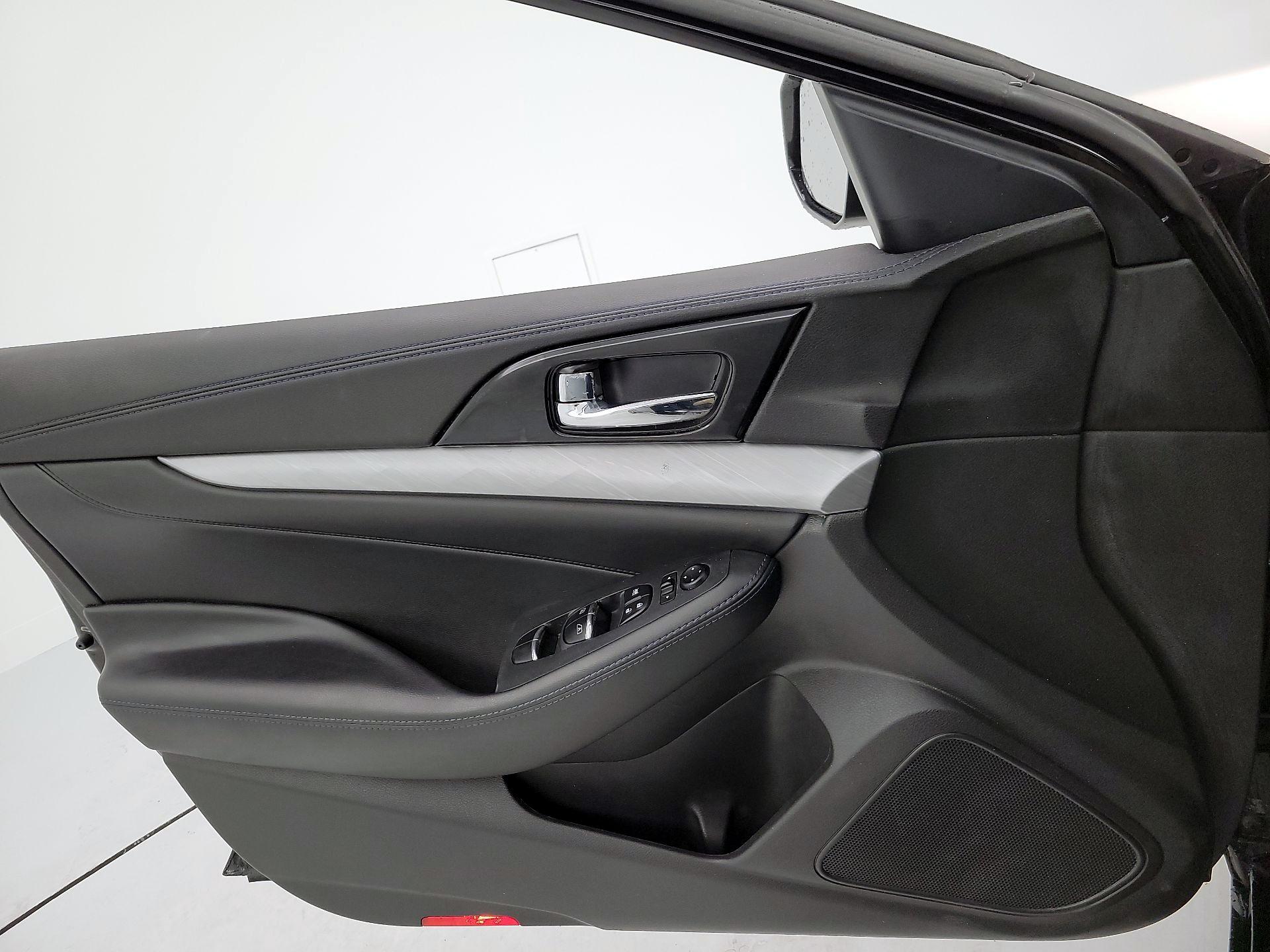 Thumbnail: 2017 Nissan Maxima - 12