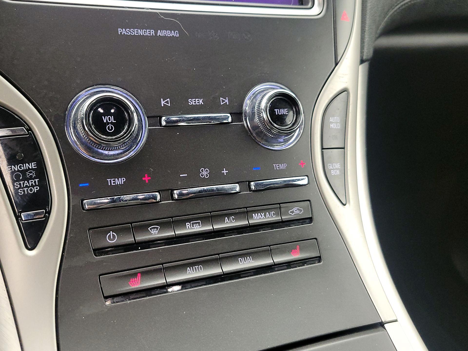 Thumbnail: 2020 Lincoln Nautilus - 17