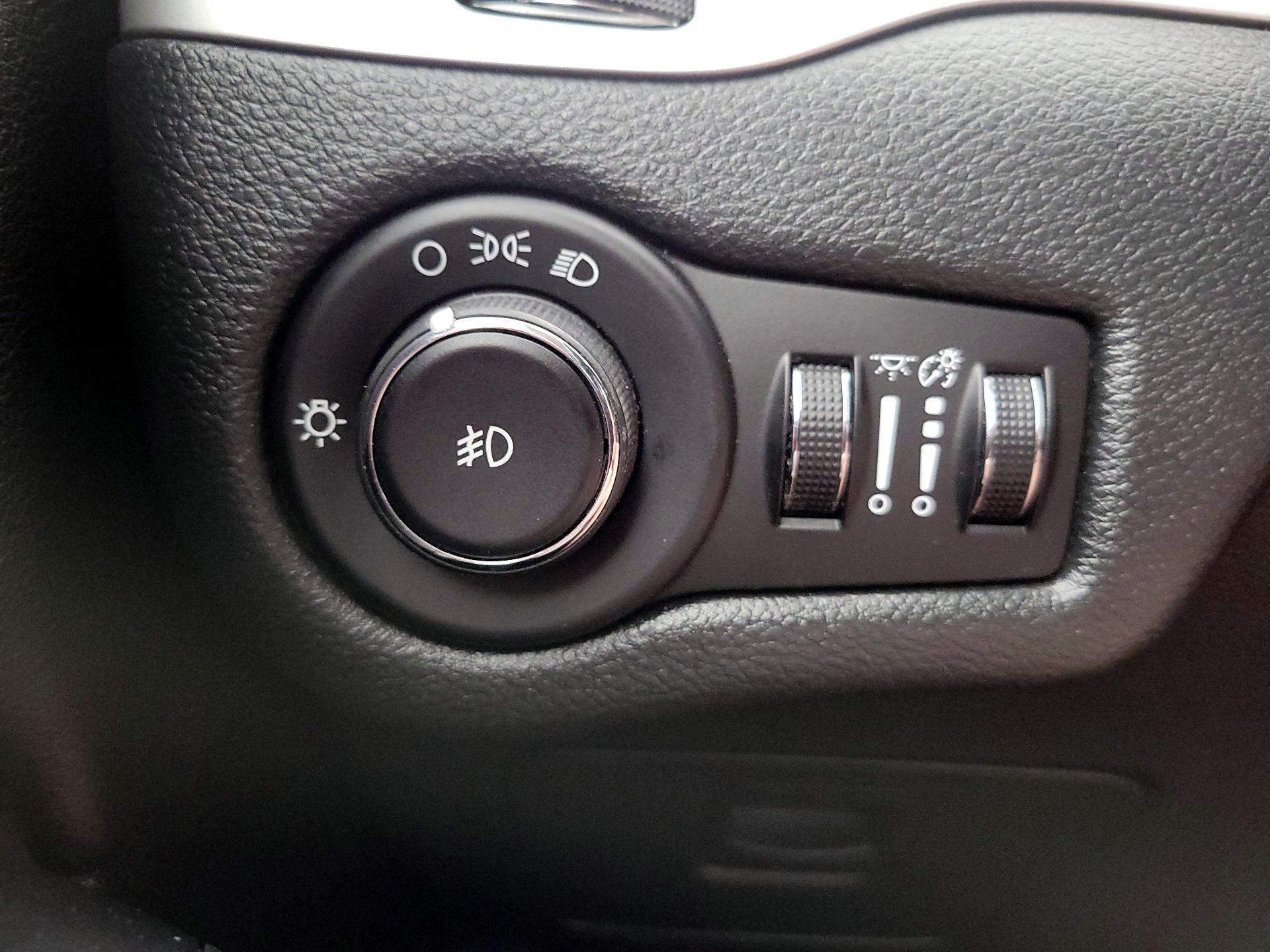 Thumbnail: 2014 Jeep Cherokee - 13