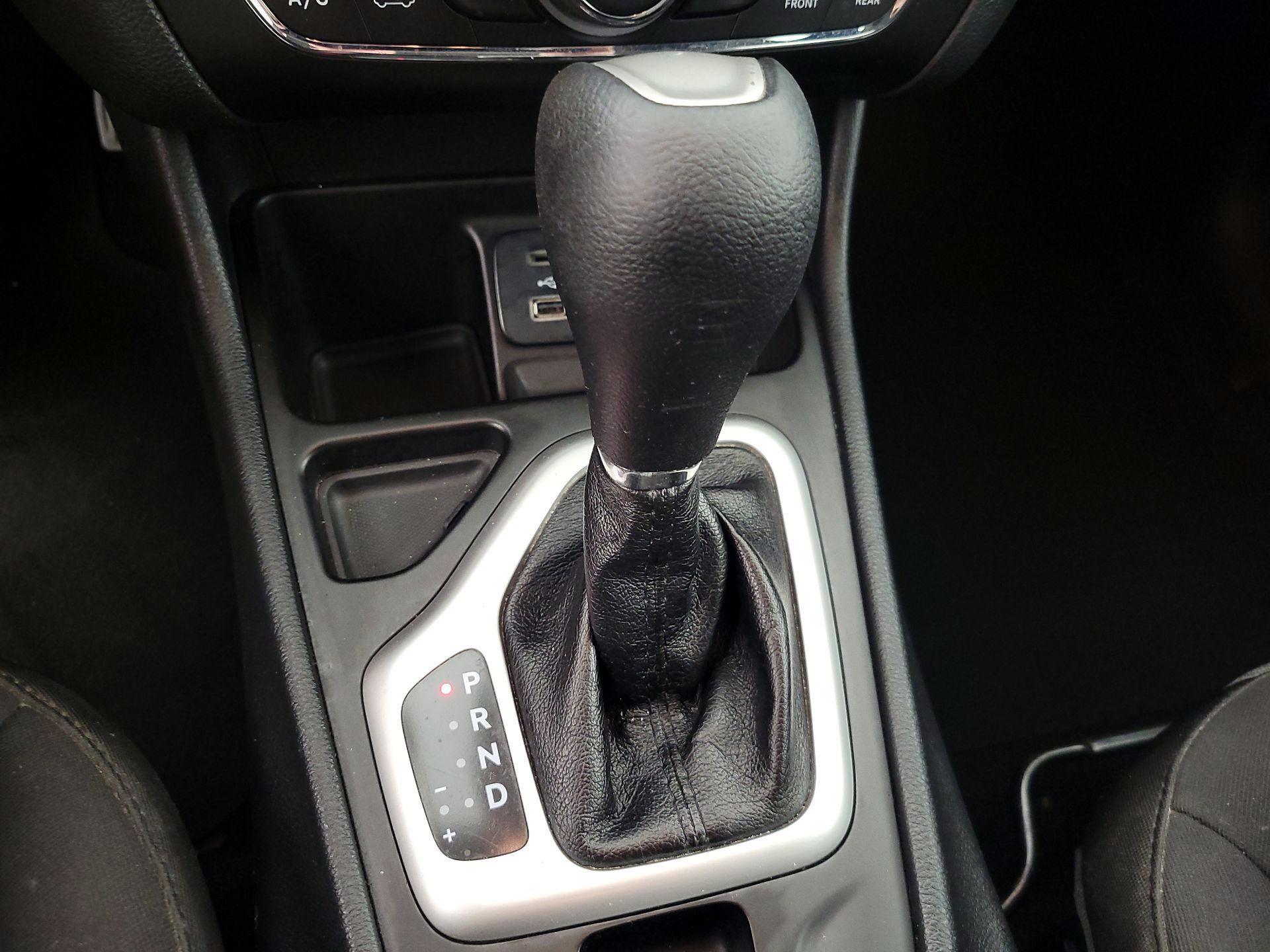 Thumbnail: 2014 Jeep Cherokee - 16