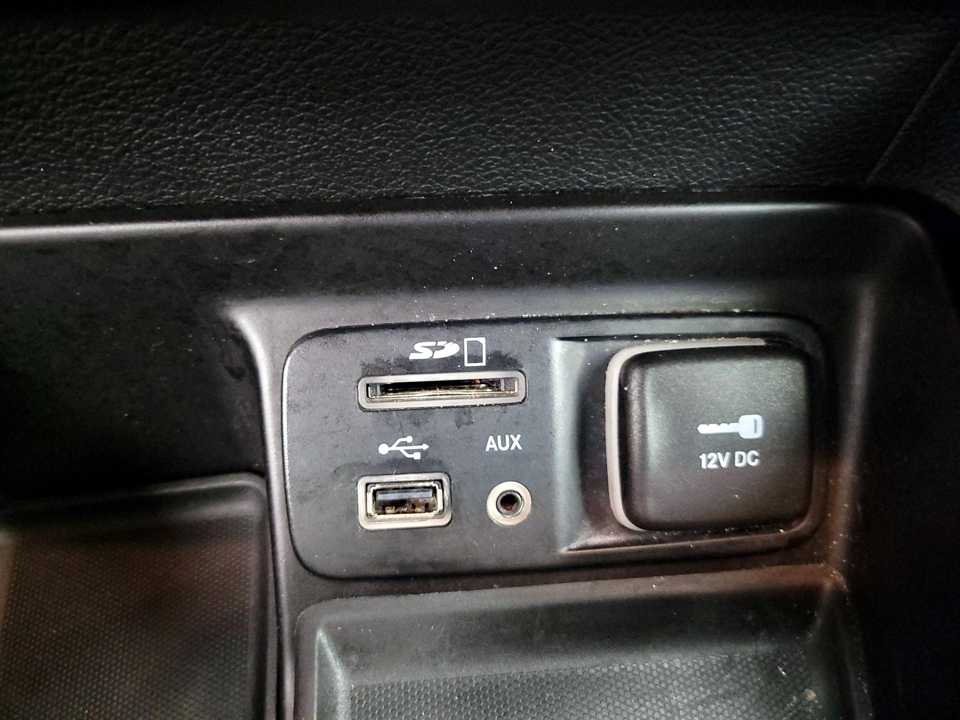 Thumbnail: 2014 Jeep Cherokee - 17