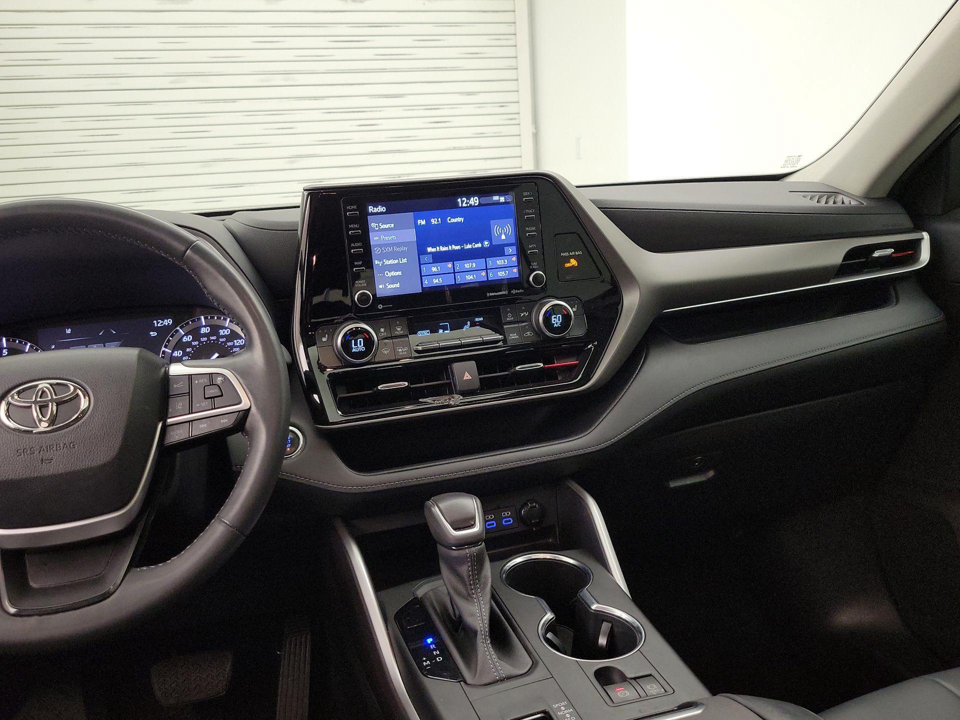 Thumbnail: 2022 Toyota Highlander - 9