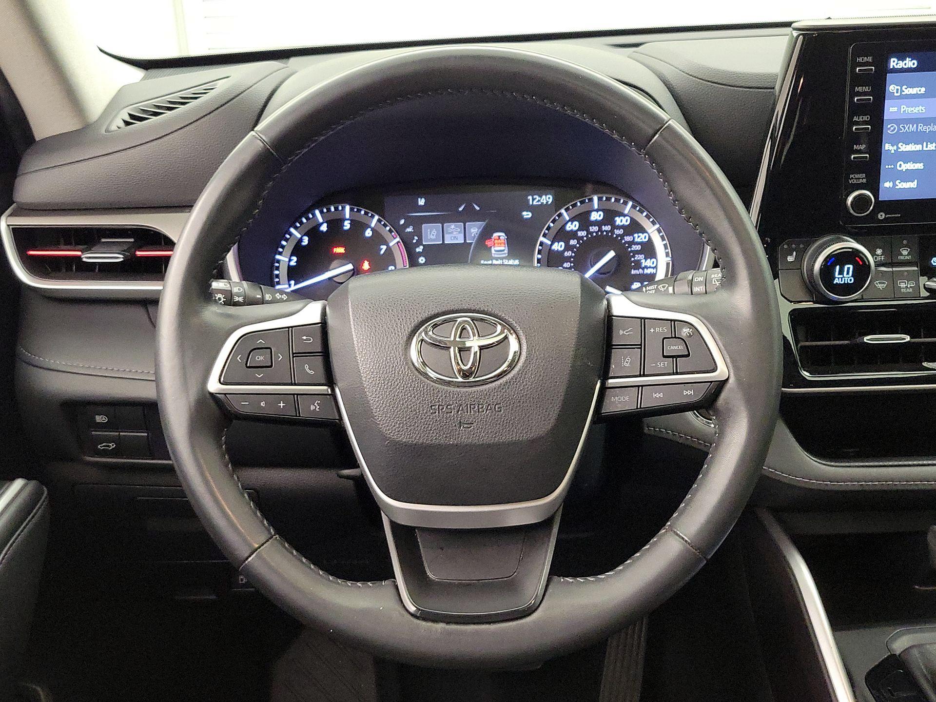 Thumbnail: 2022 Toyota Highlander - 10