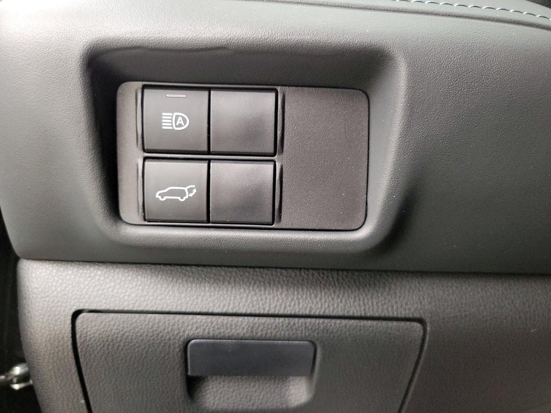 Thumbnail: 2022 Toyota Highlander - 13