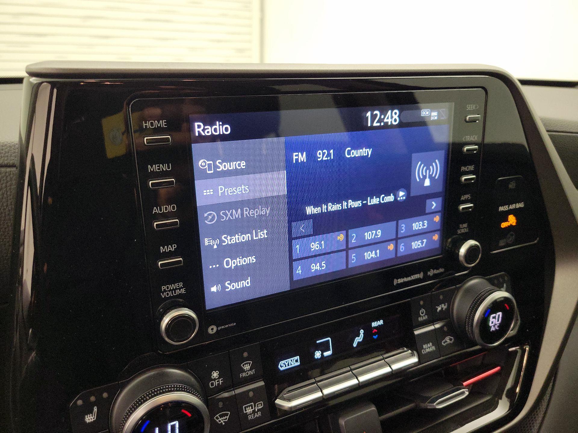 Thumbnail: 2022 Toyota Highlander - 15