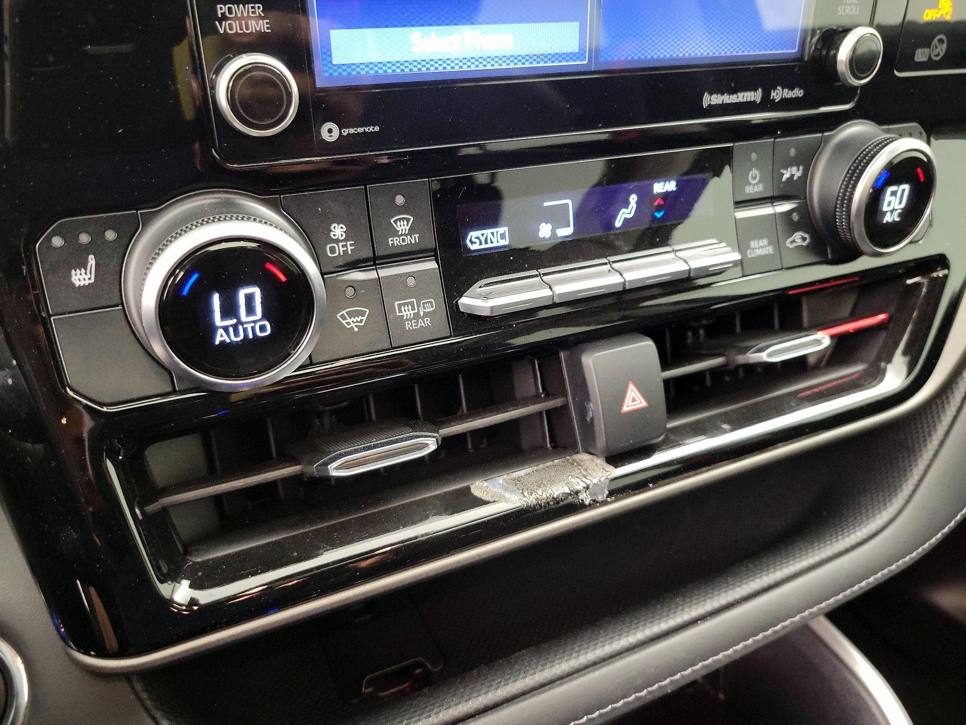 Thumbnail: 2022 Toyota Highlander - 16