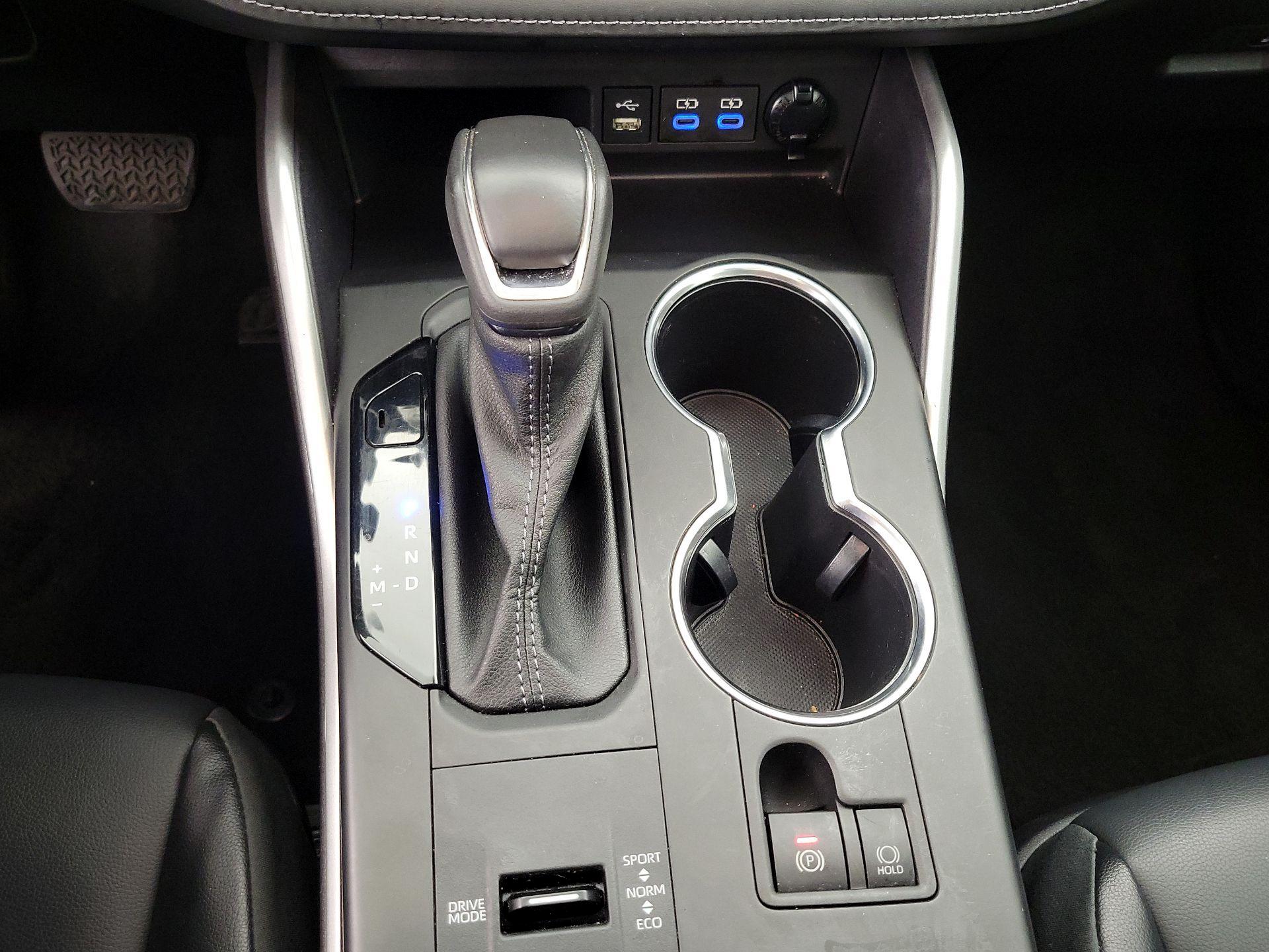 Thumbnail: 2022 Toyota Highlander - 17