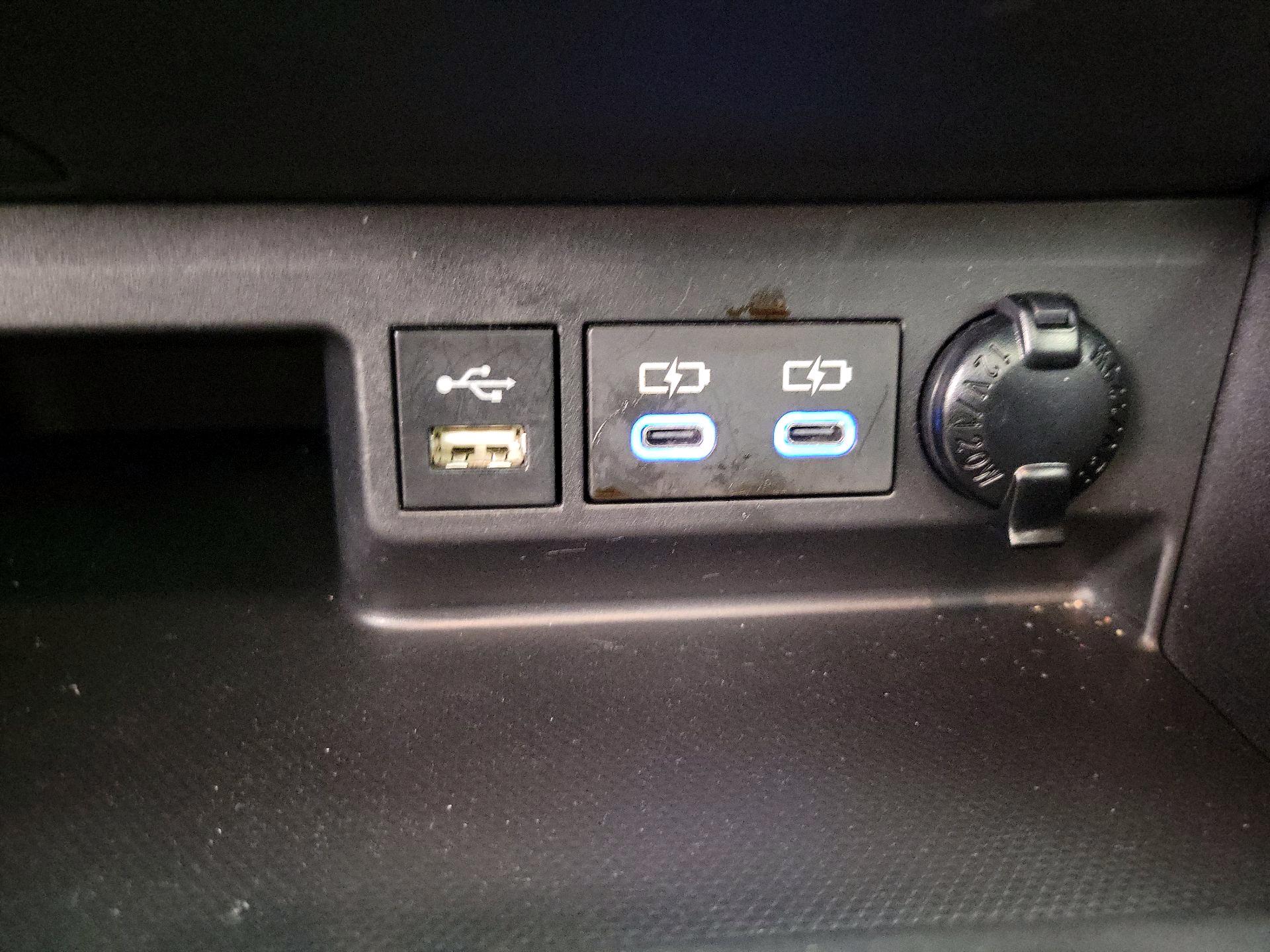 Thumbnail: 2022 Toyota Highlander - 18