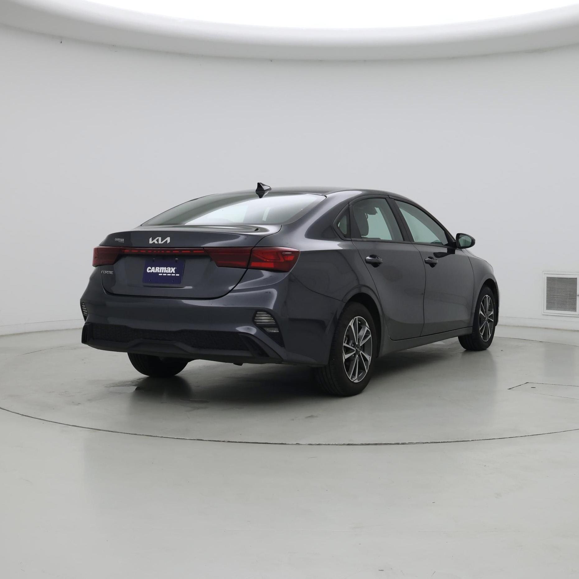 Thumbnail: 2024 Kia Forte - 8