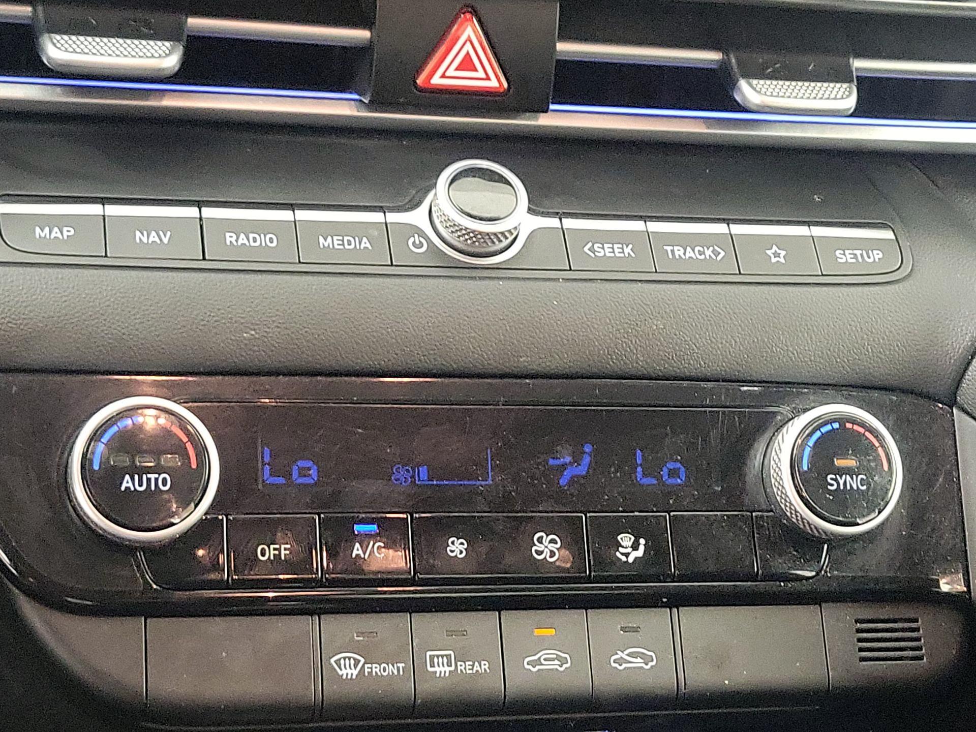 Thumbnail: 2024 Hyundai Elantra - 17