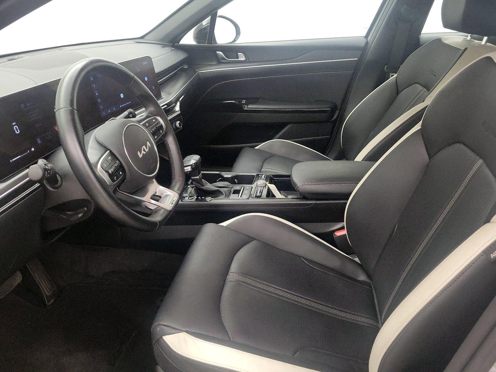 Thumbnail: 2025 Kia K5 - 11