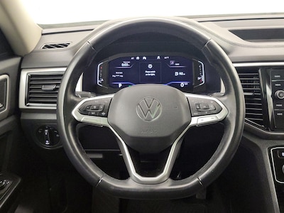 Steering Wheel & Instrument Cluster (On)