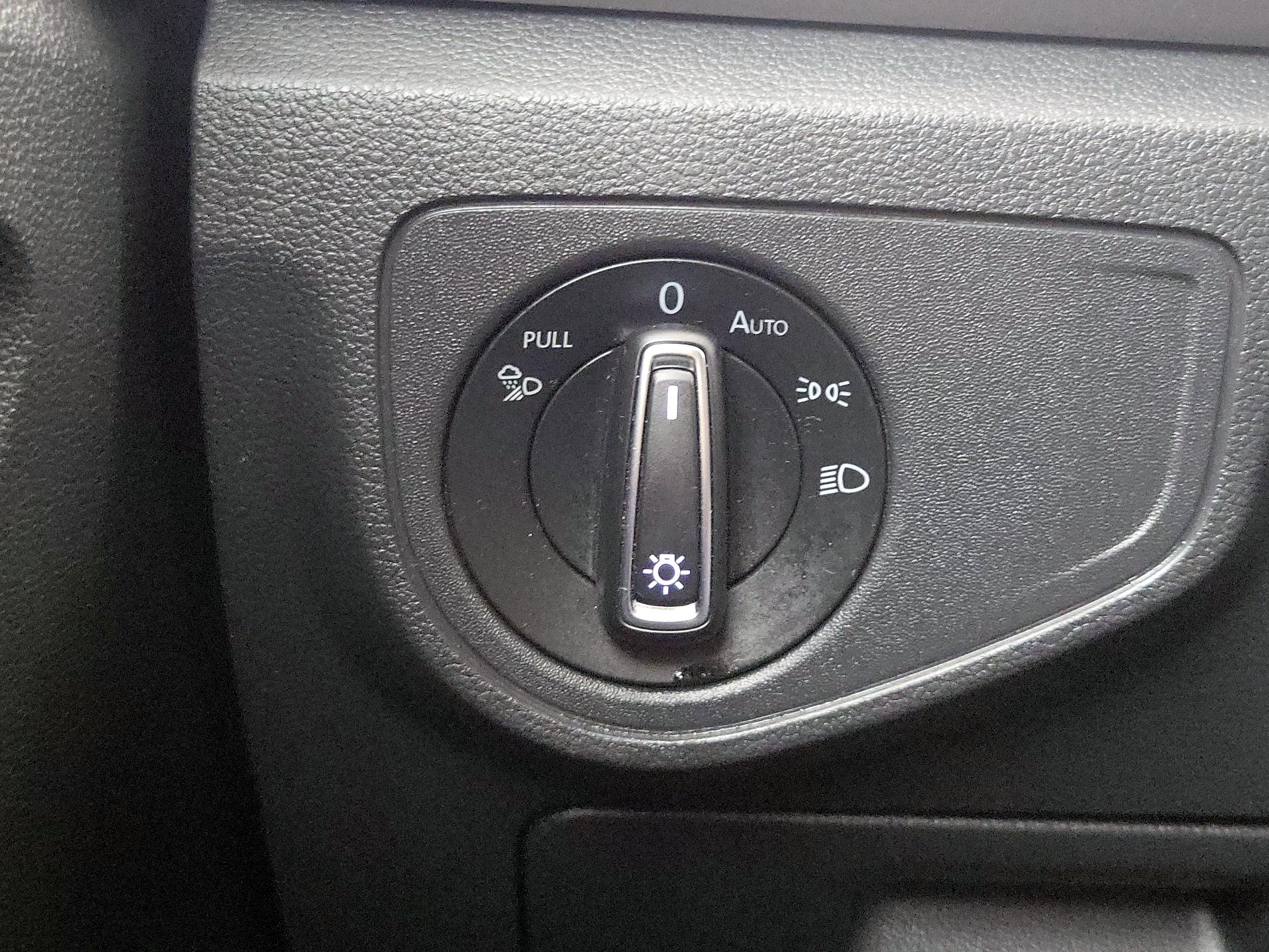 Thumbnail: 2021 Volkswagen Atlas - 13