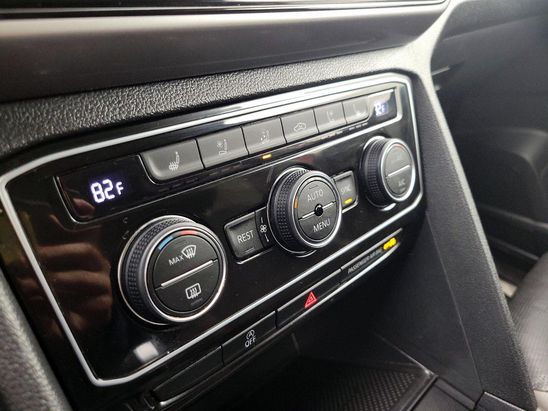 Thumbnail: 2021 Volkswagen Atlas - 17