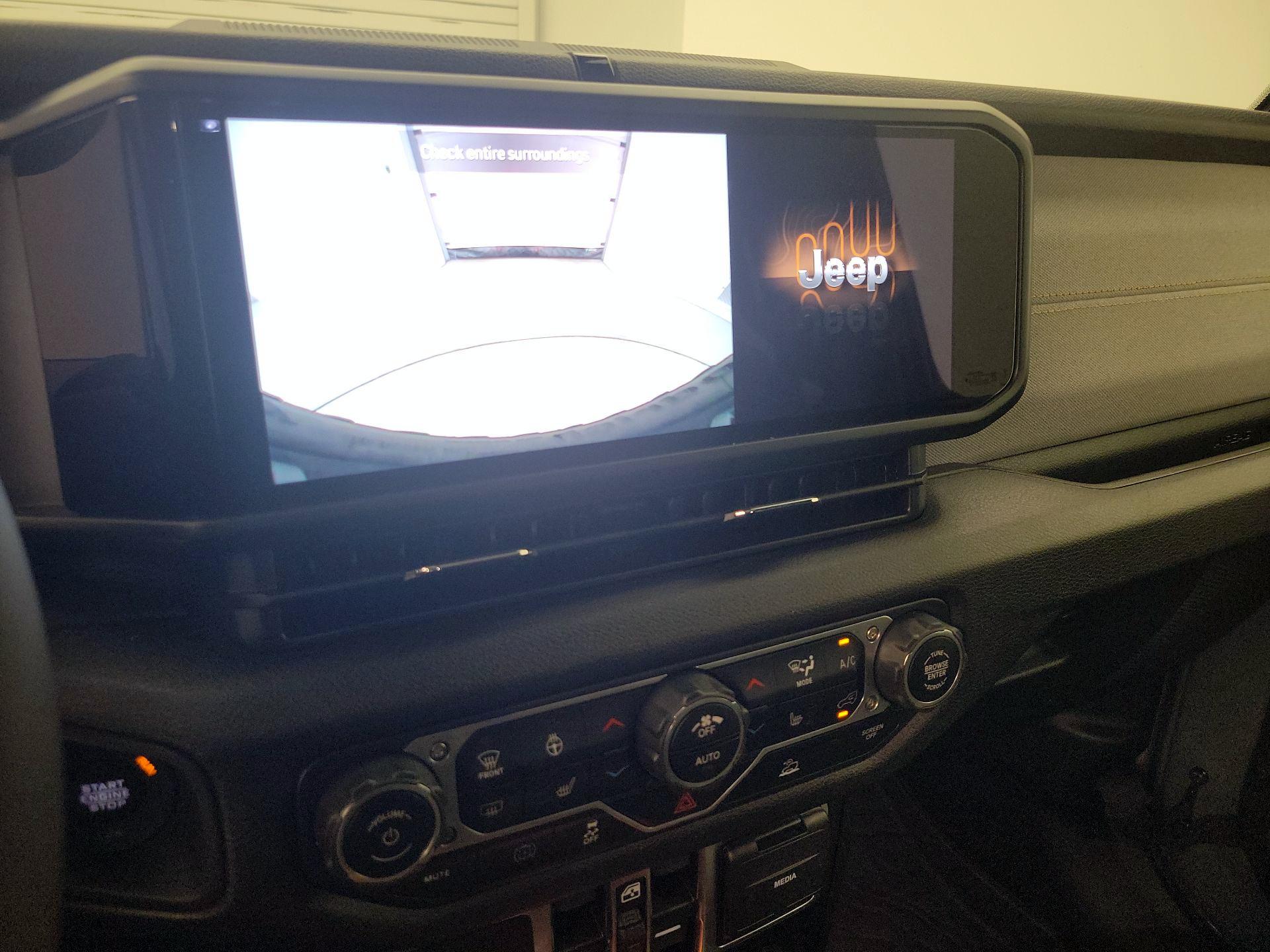 Thumbnail: 2025 Jeep Wrangler - 14