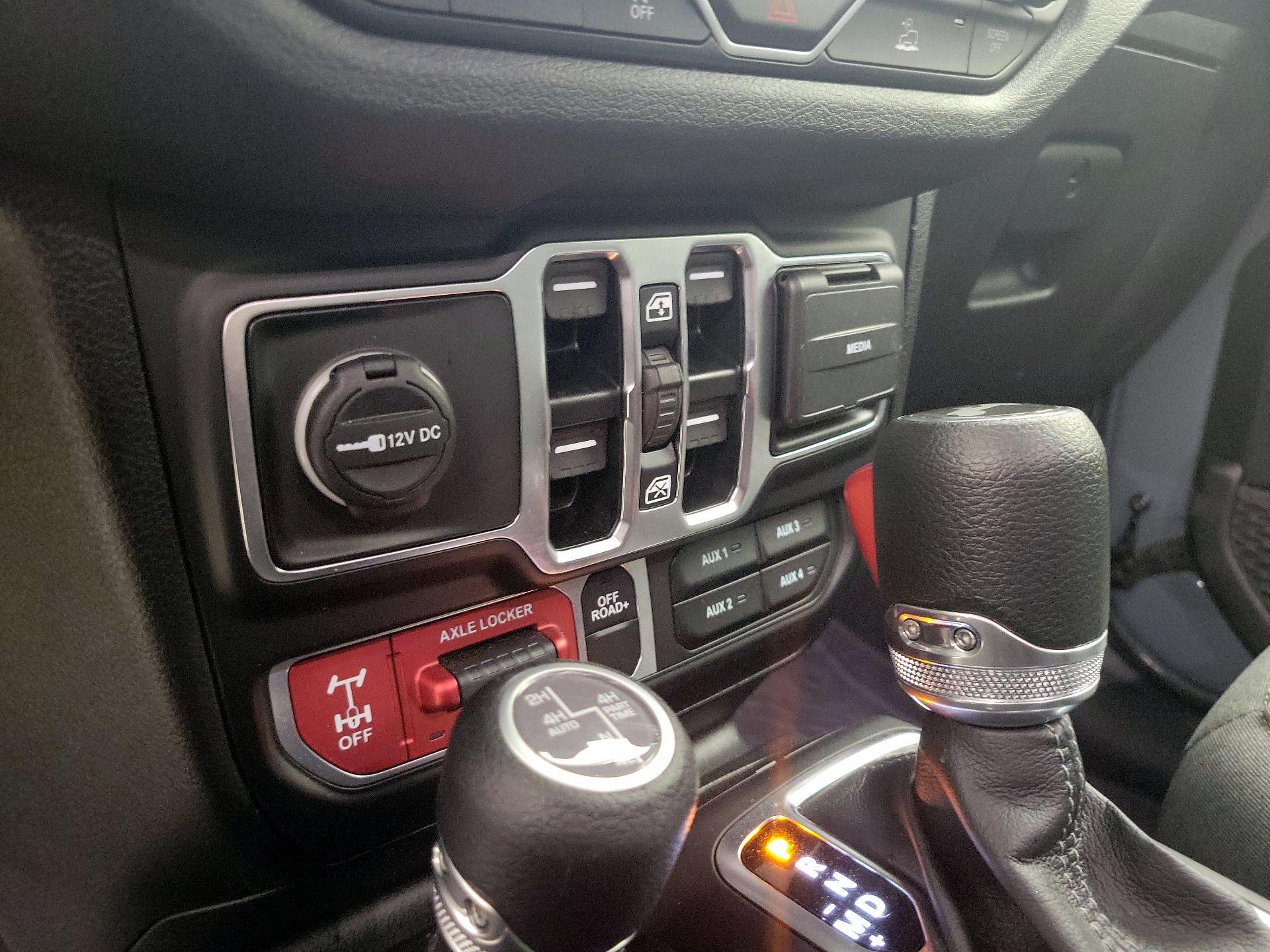 Thumbnail: 2025 Jeep Wrangler - 18