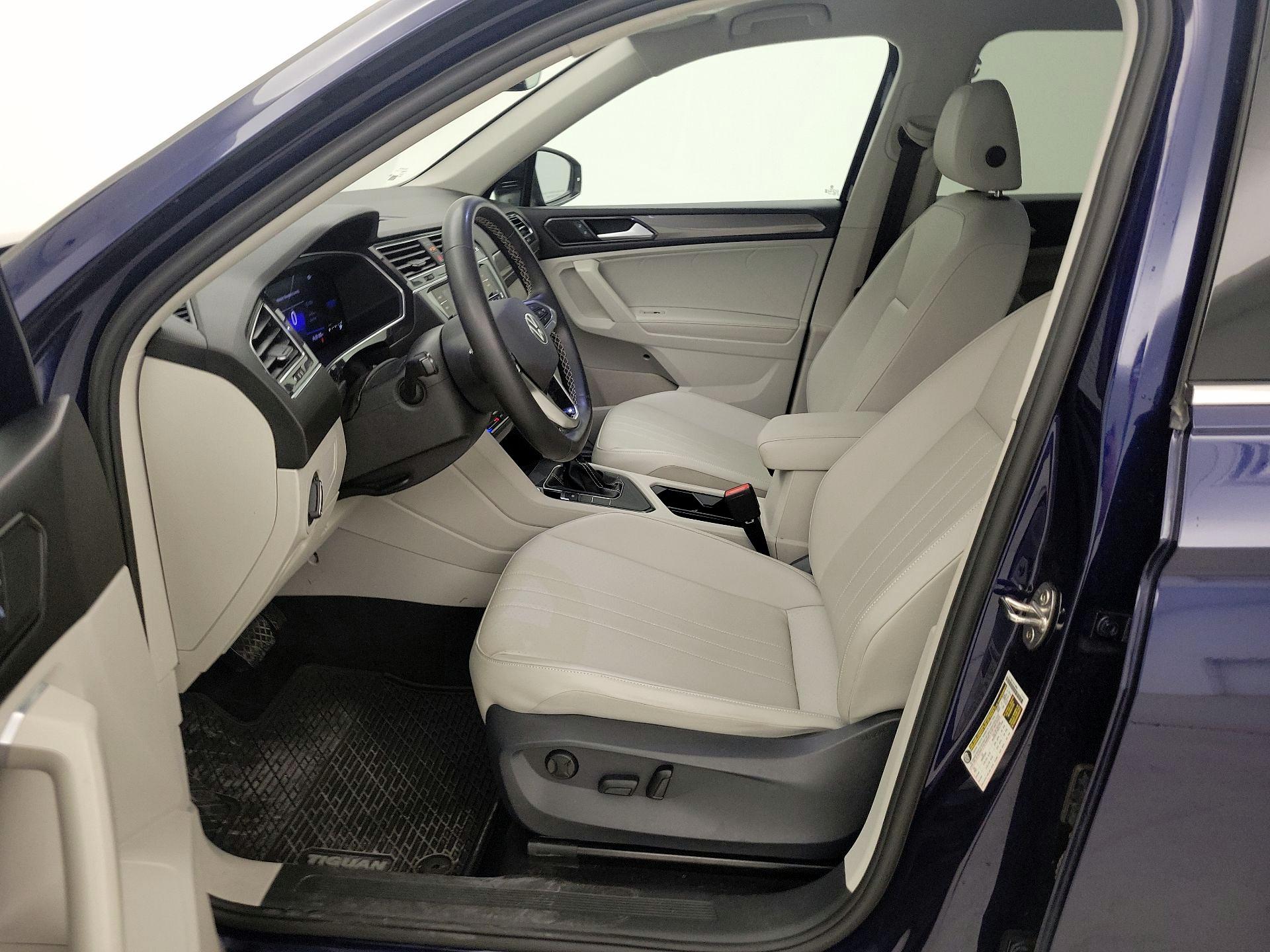 Thumbnail: 2023 Volkswagen Tiguan - 11