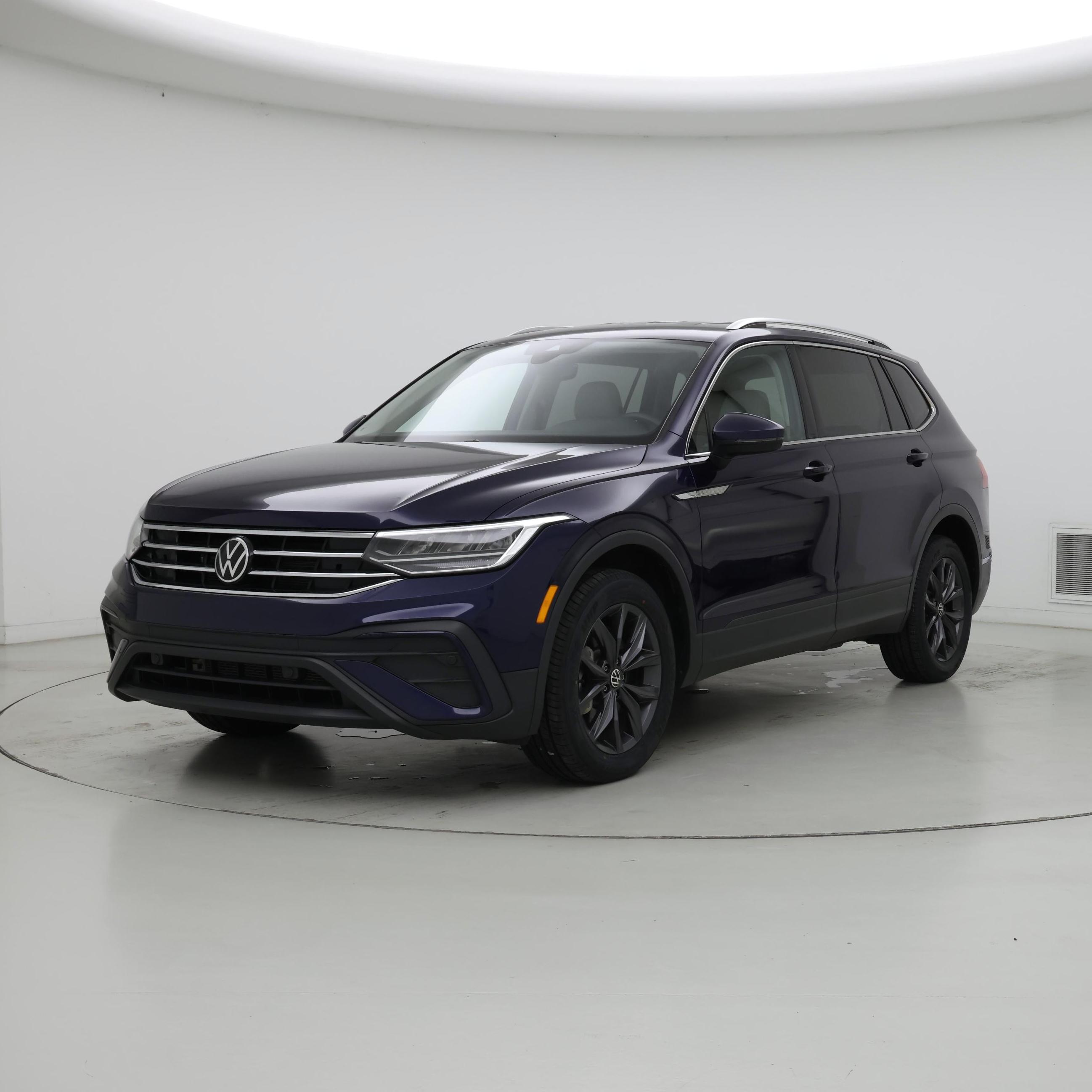 Thumbnail: 2023 Volkswagen Tiguan - 4