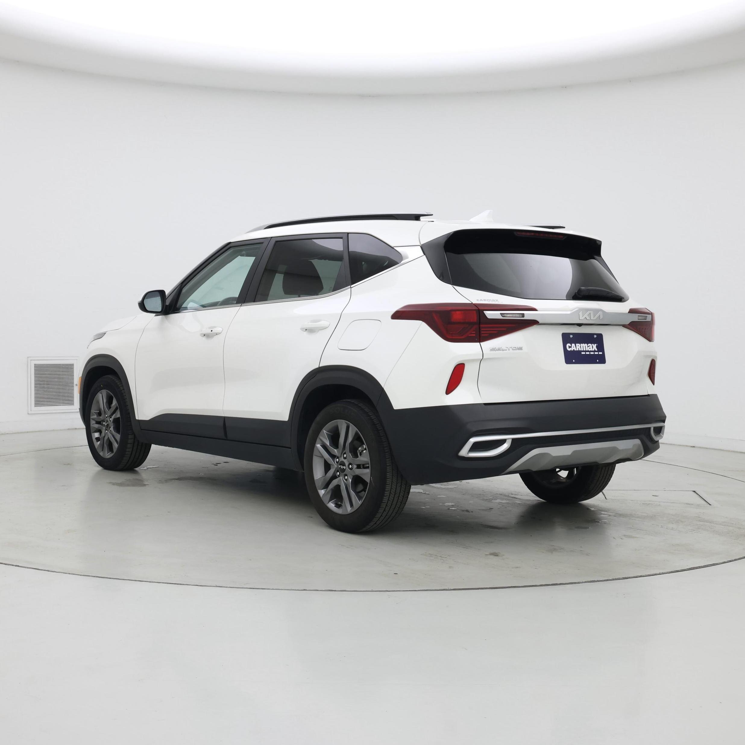 Thumbnail: 2023 Kia Seltos - 2