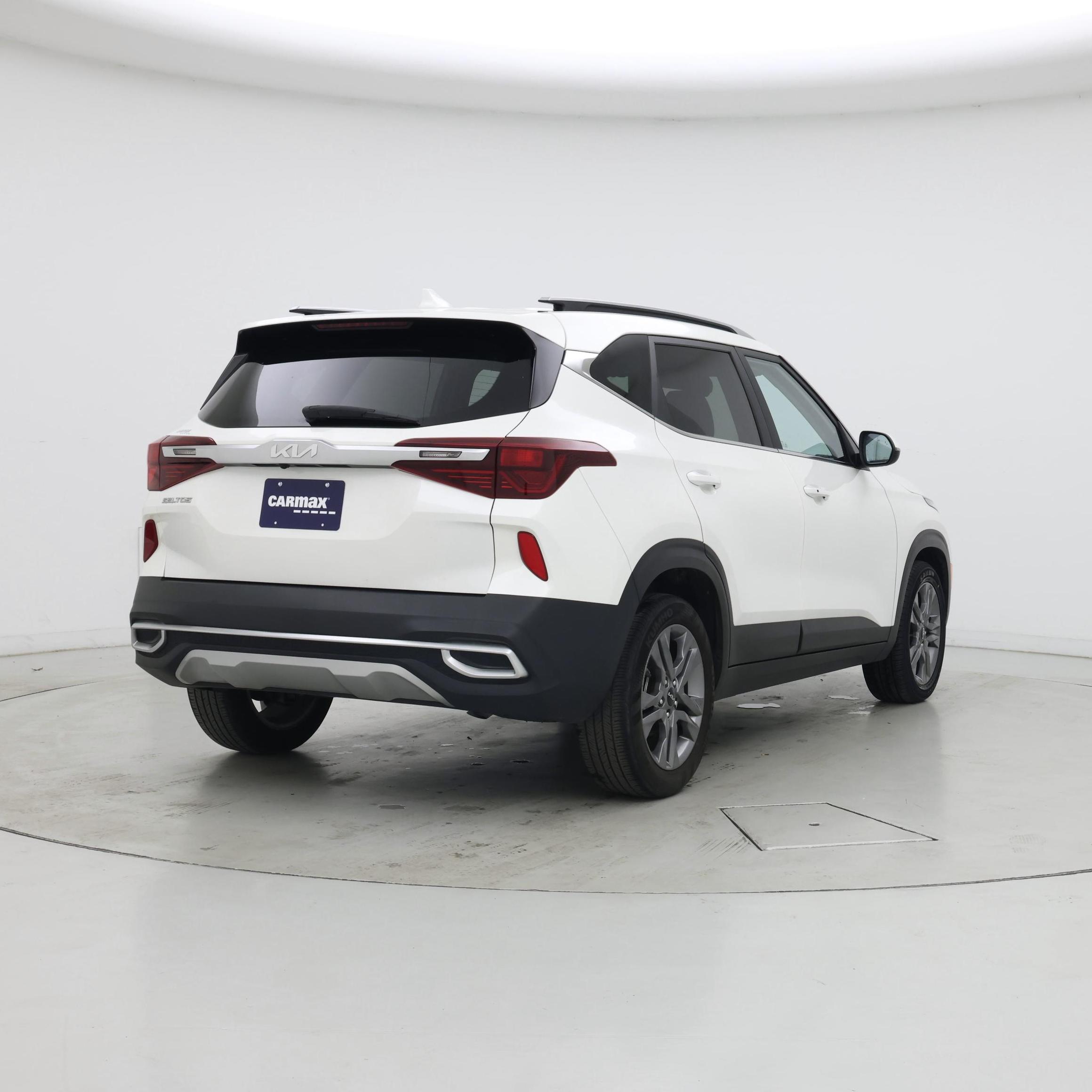 Thumbnail: 2023 Kia Seltos - 8