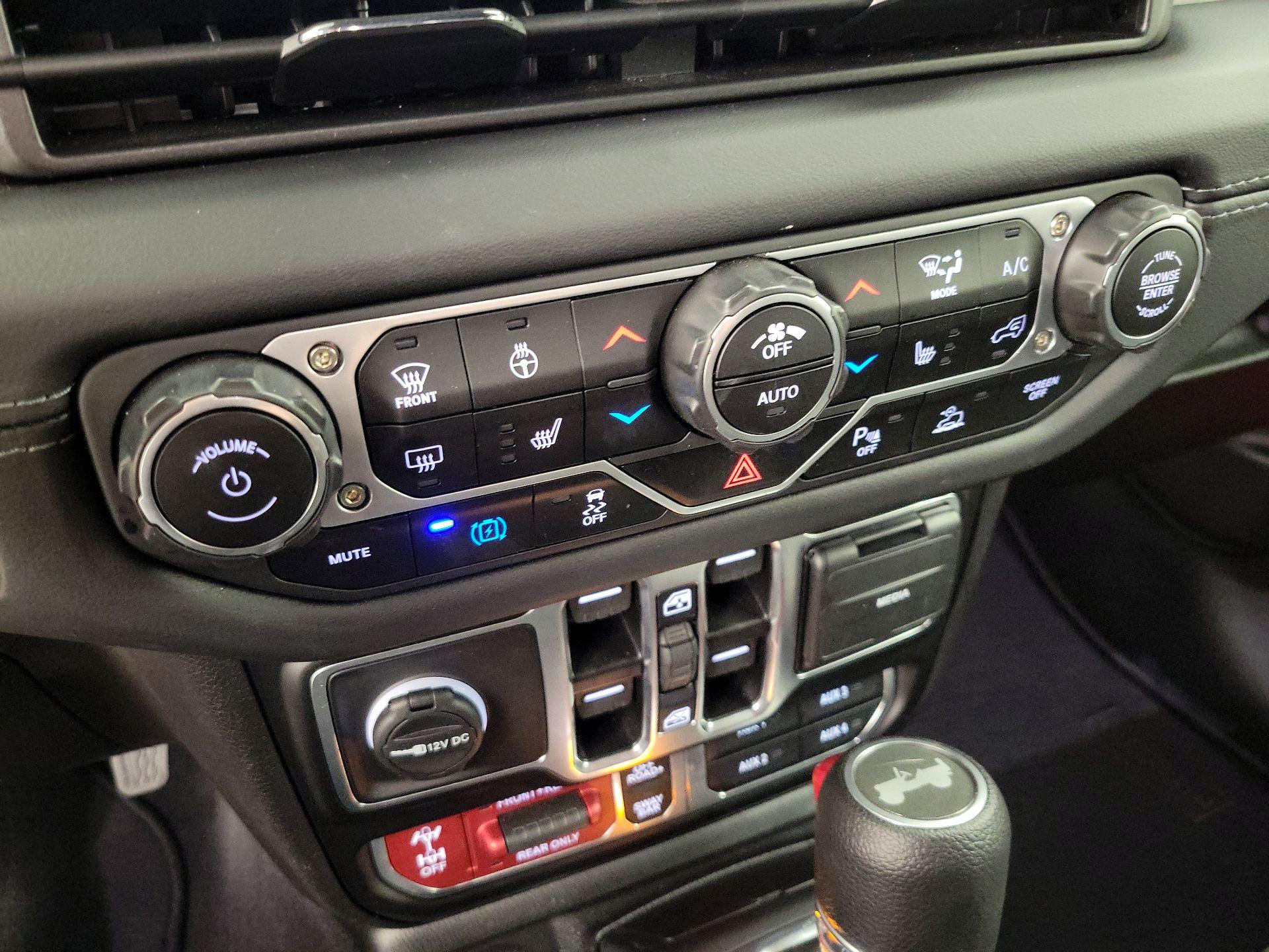 Thumbnail: 2025 Jeep Wrangler - 16