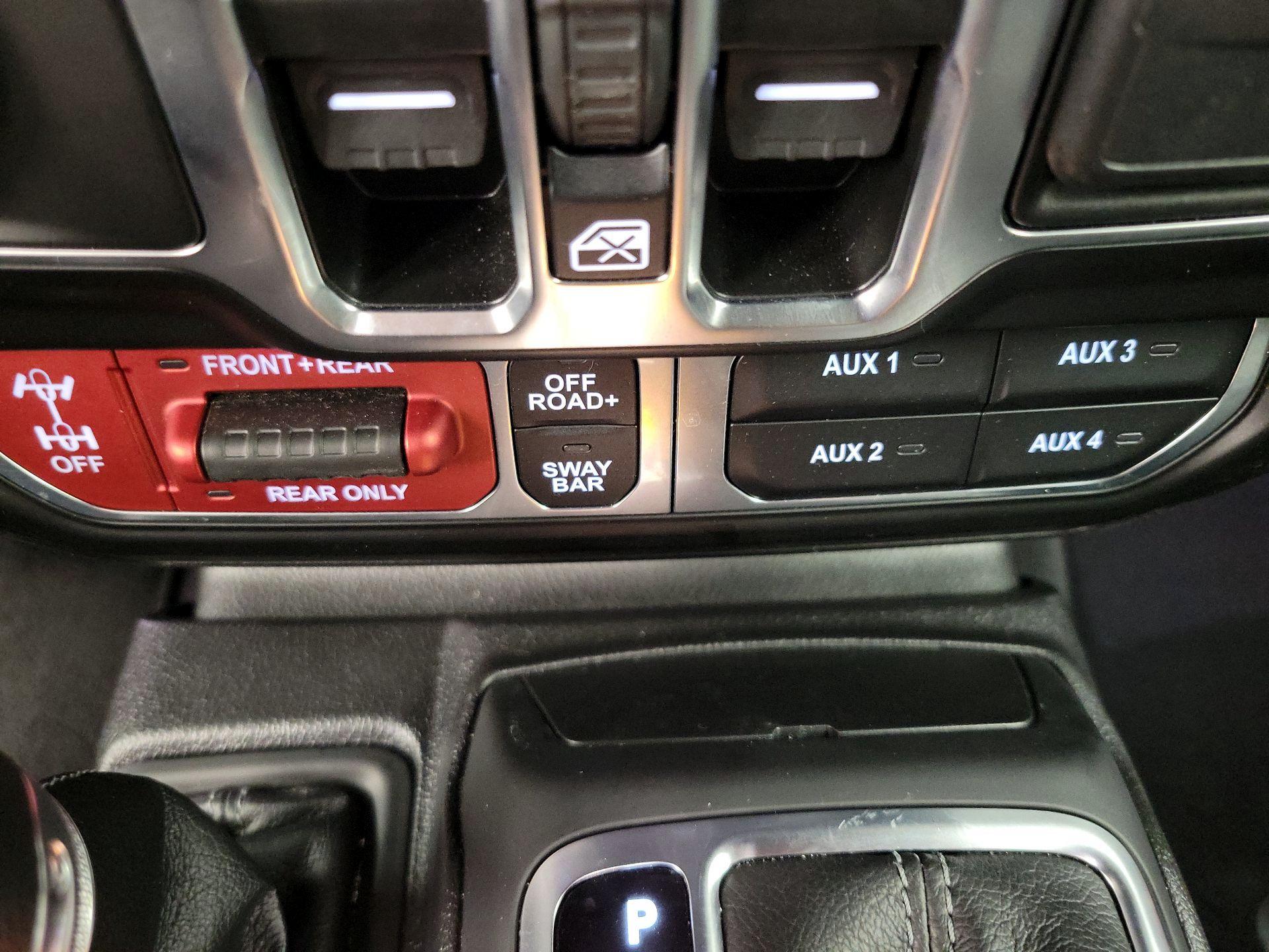 Thumbnail: 2025 Jeep Wrangler - 18