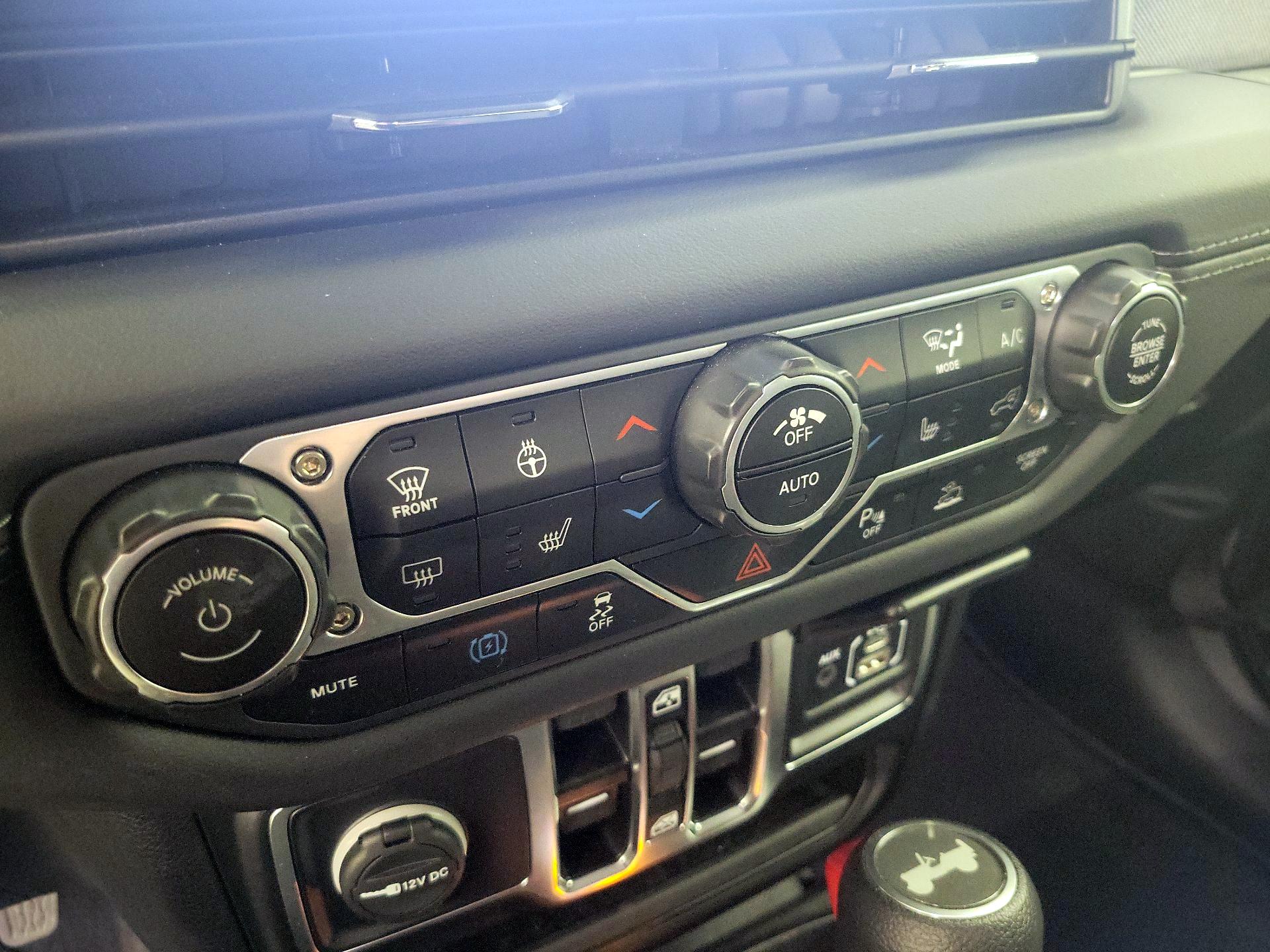 Thumbnail: 2025 Jeep Wrangler - 16