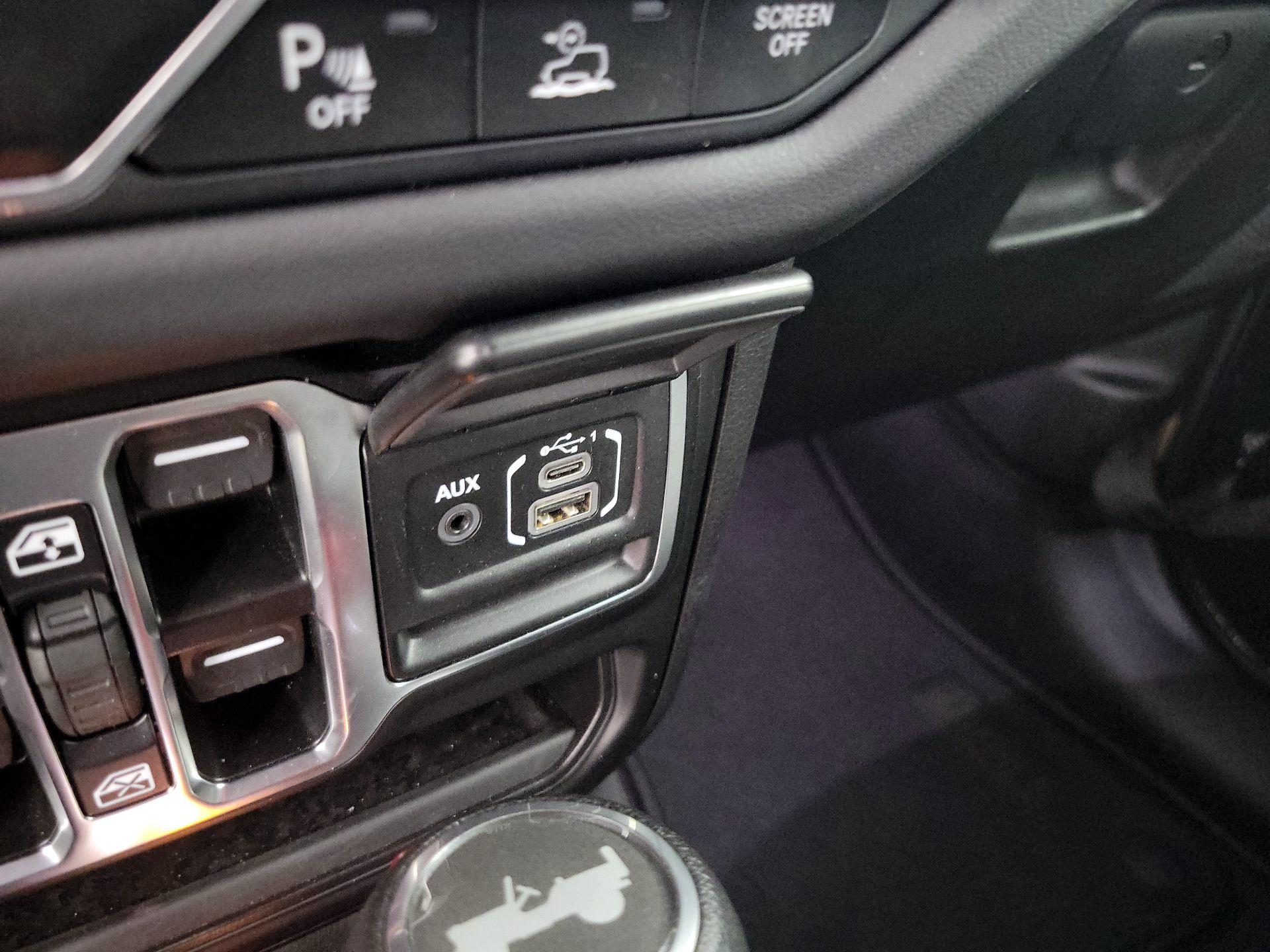 Thumbnail: 2025 Jeep Wrangler - 18