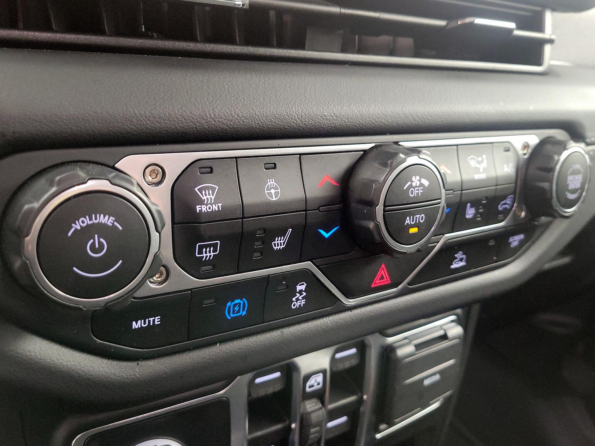 Thumbnail: 2025 Jeep Wrangler - 16