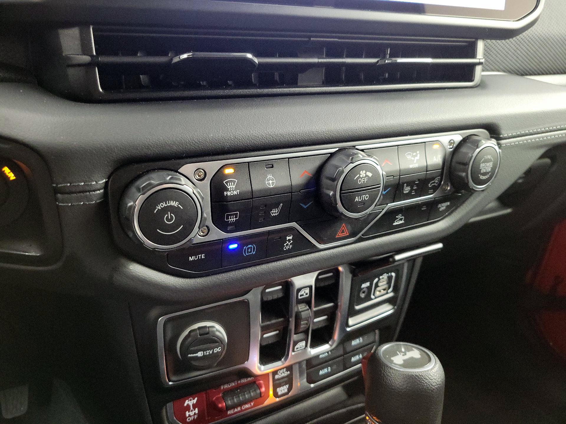 Thumbnail: 2025 Jeep Wrangler - 16