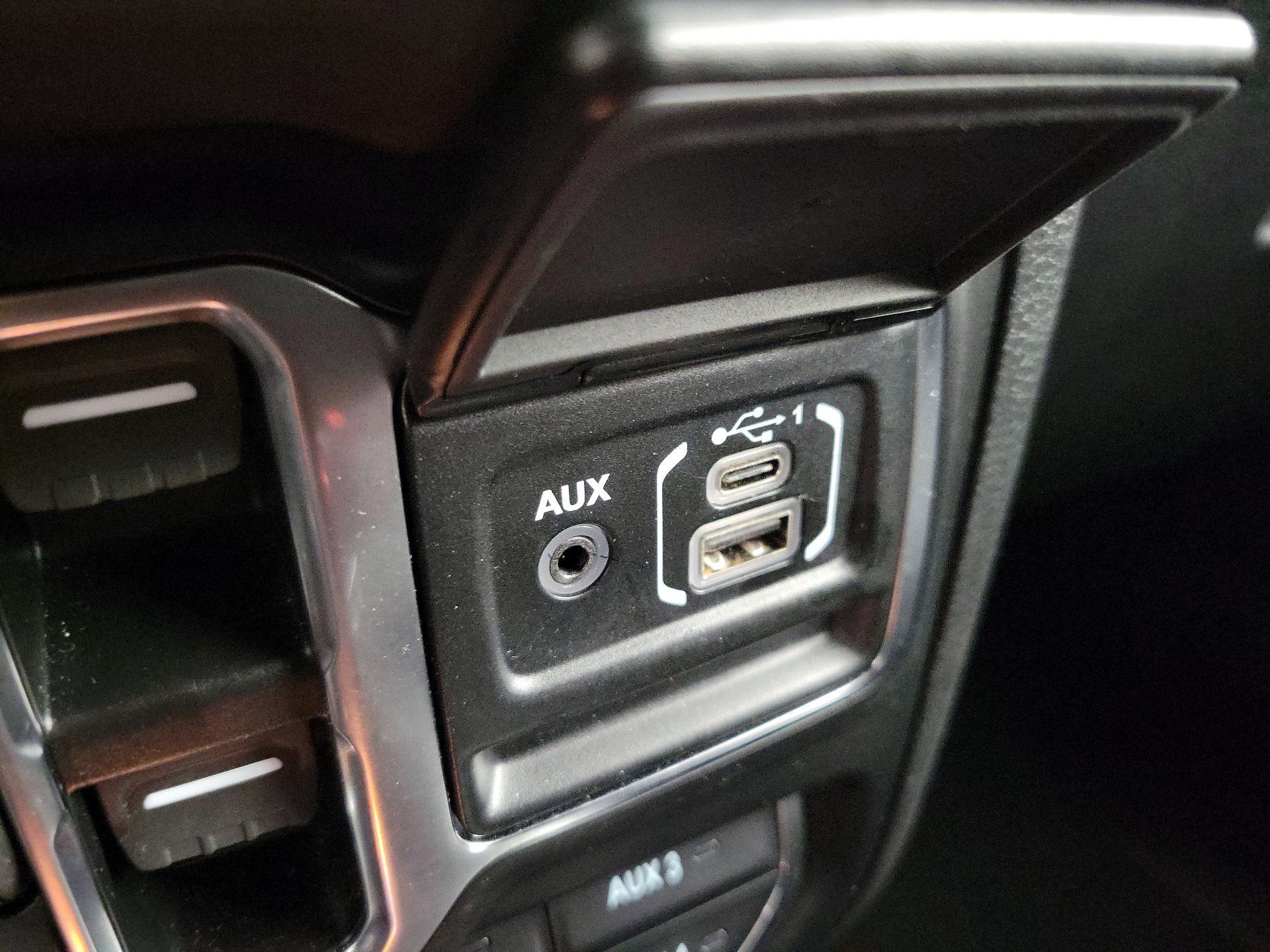 Thumbnail: 2025 Jeep Wrangler - 18