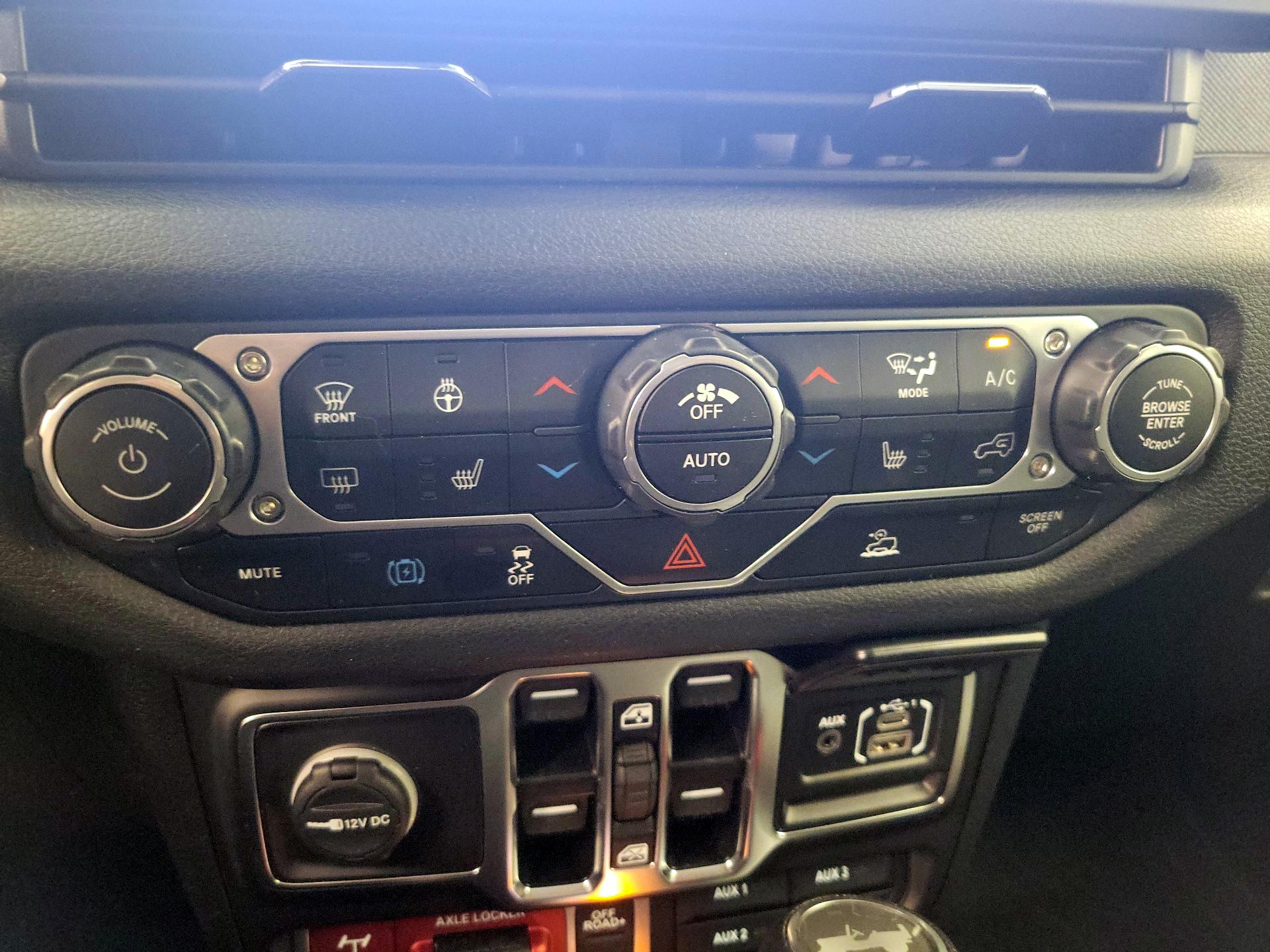 Thumbnail: 2025 Jeep Wrangler - 16