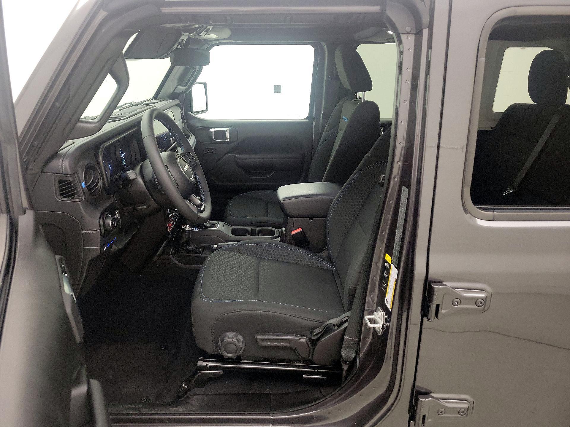 Thumbnail: 2025 Jeep Wrangler - 11