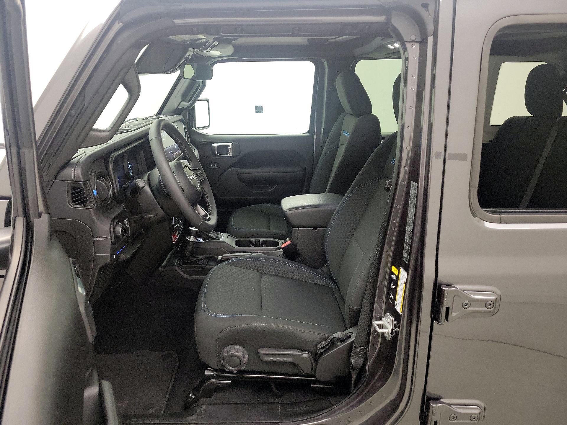 Thumbnail: 2025 Jeep Wrangler - 11